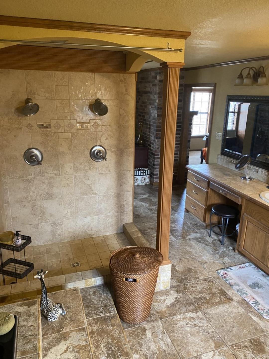 2450 Laticana Camden, AR 71701