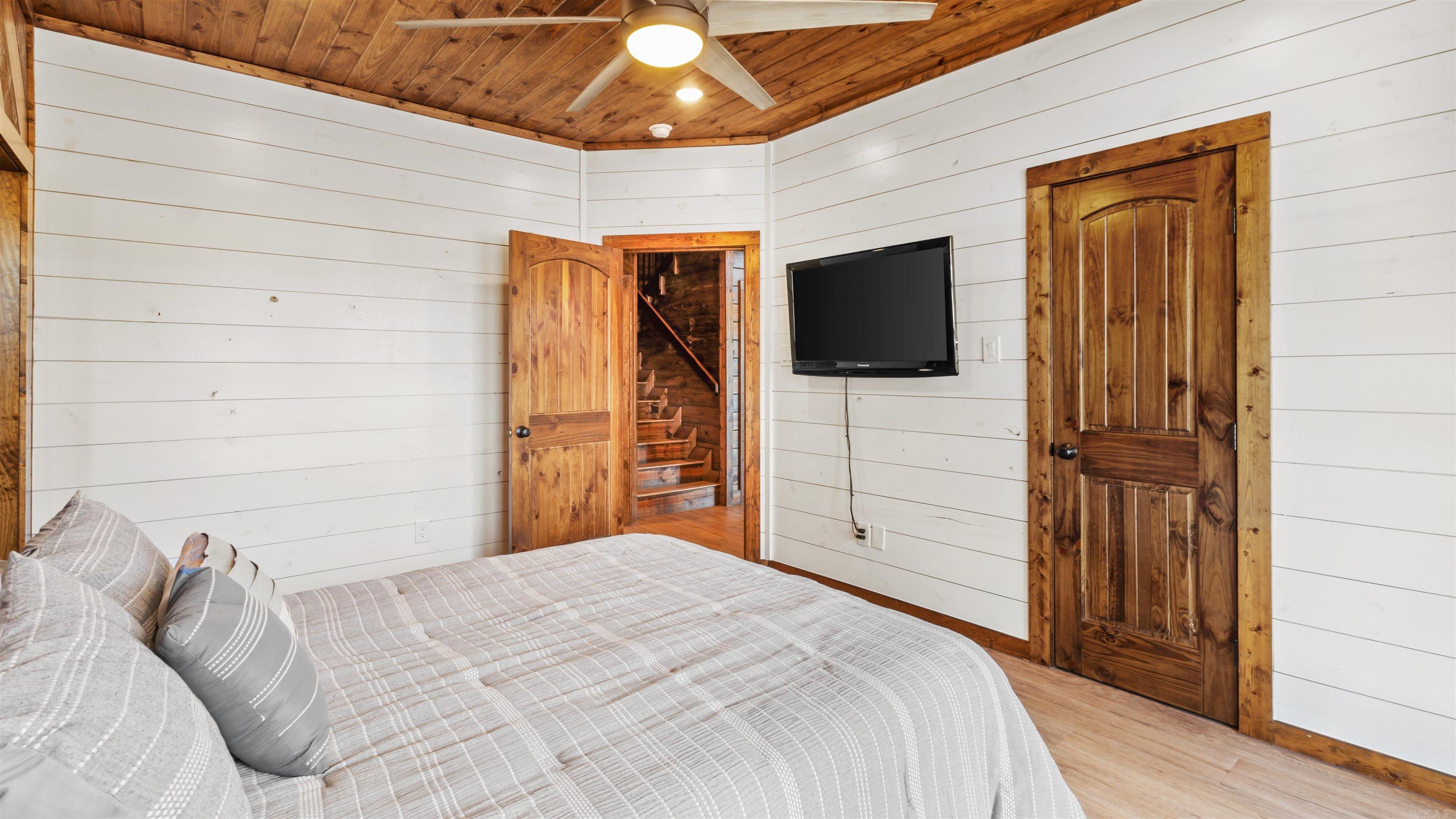 93 Twisted Pine Trail Hochatown, OK 74728
