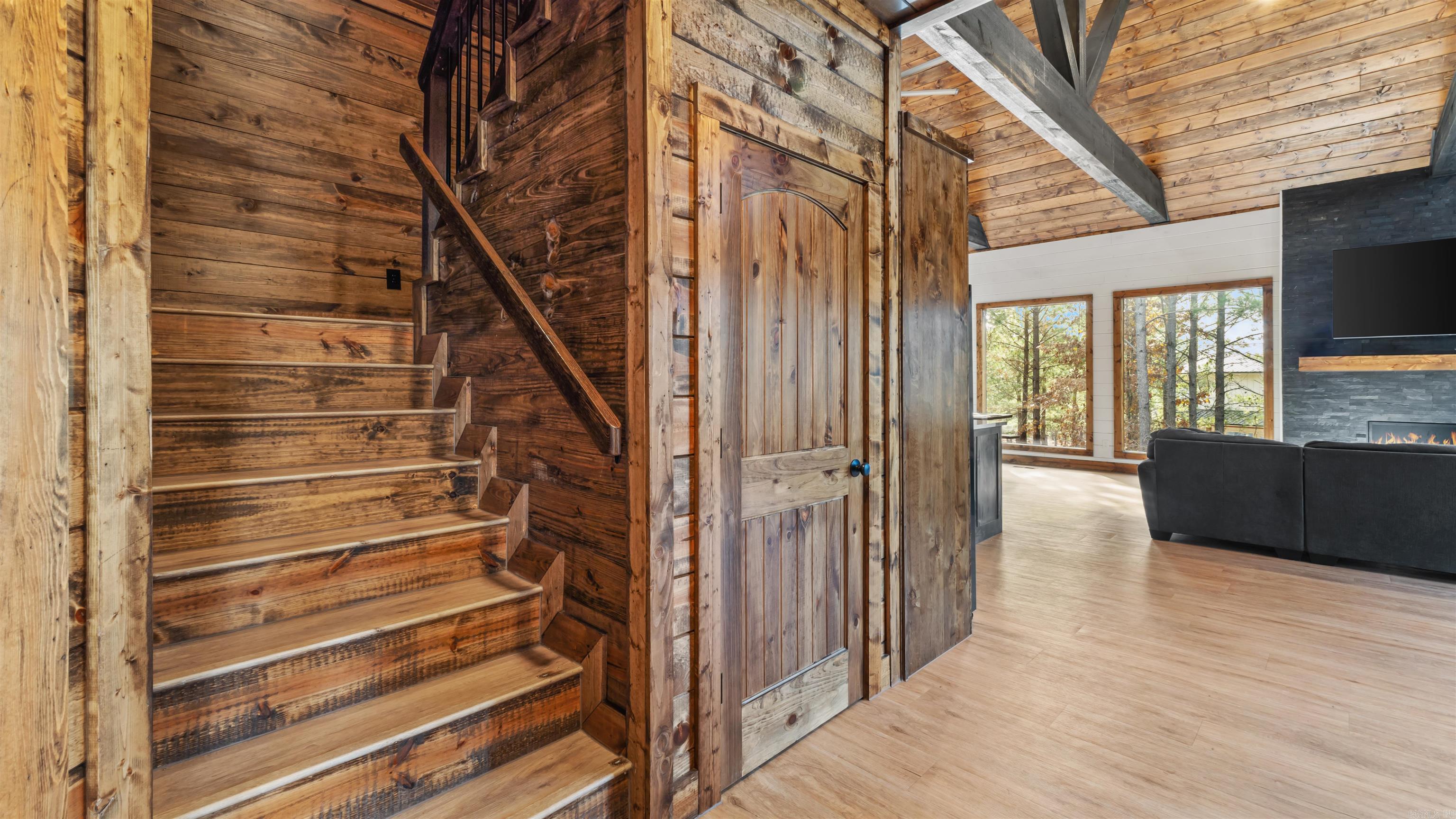 93 Twisted Pine Trail Hochatown, OK 74728
