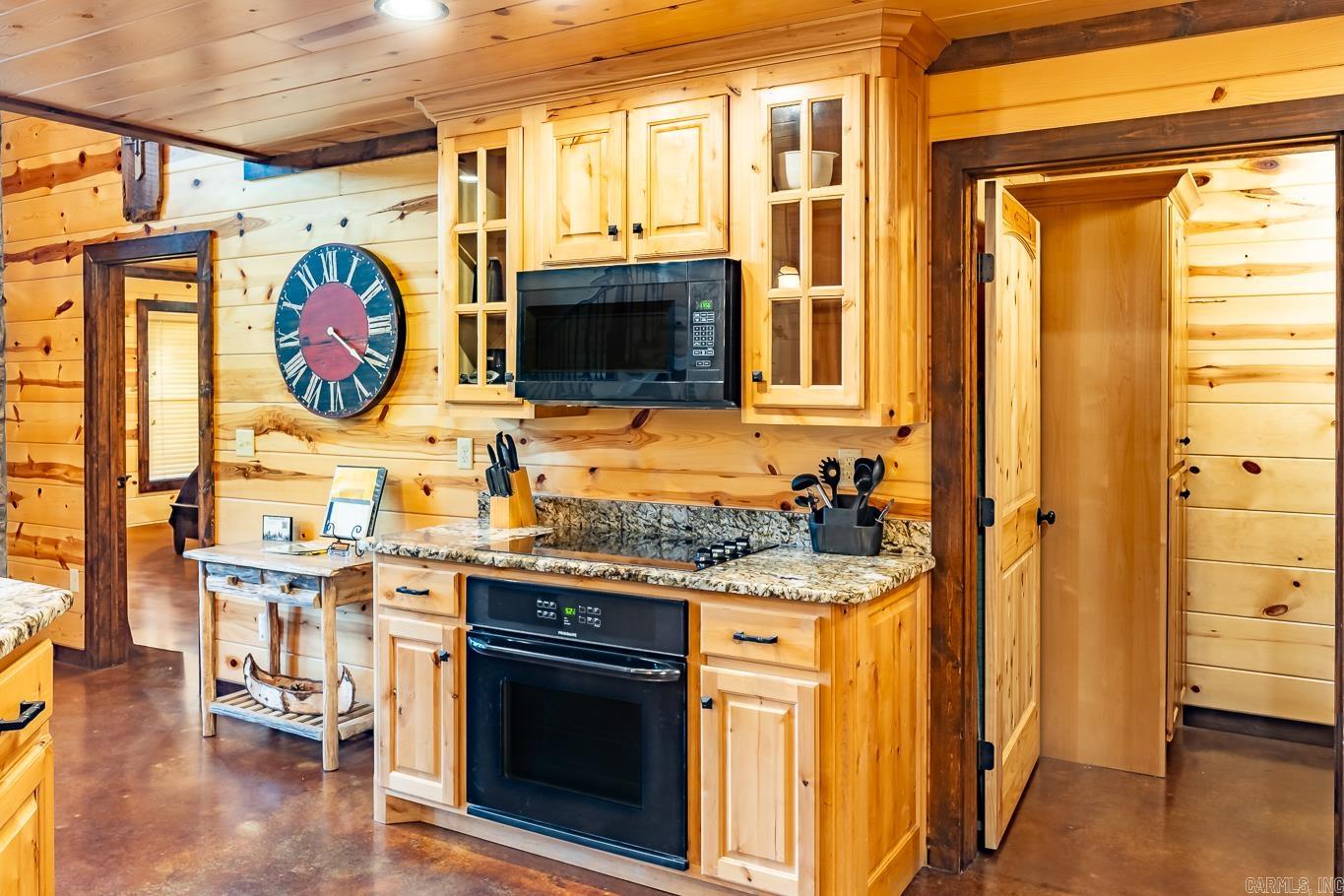 143  Honey Crisp  Hochatown, OK