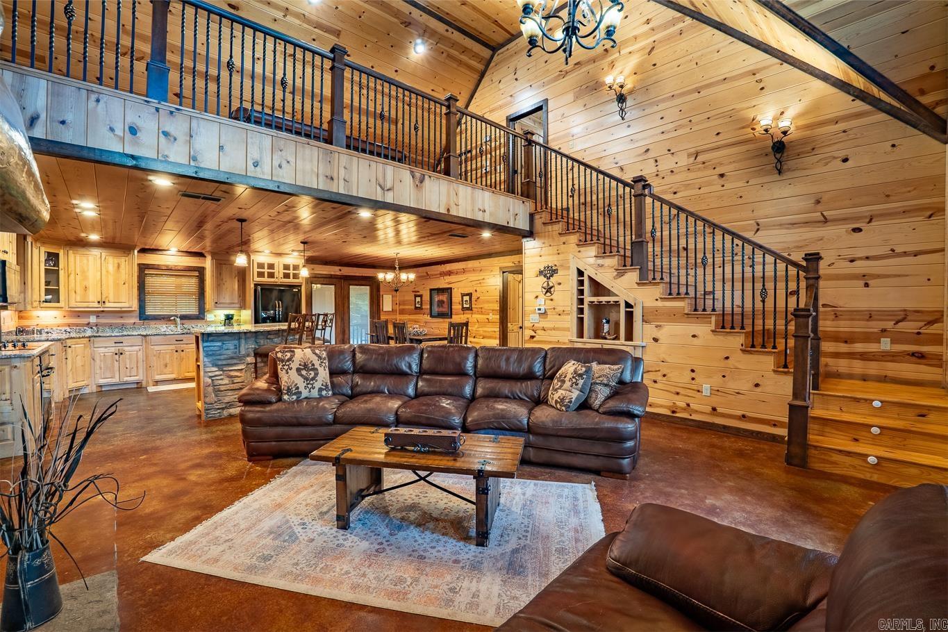 143  Honey Crisp  Hochatown, OK