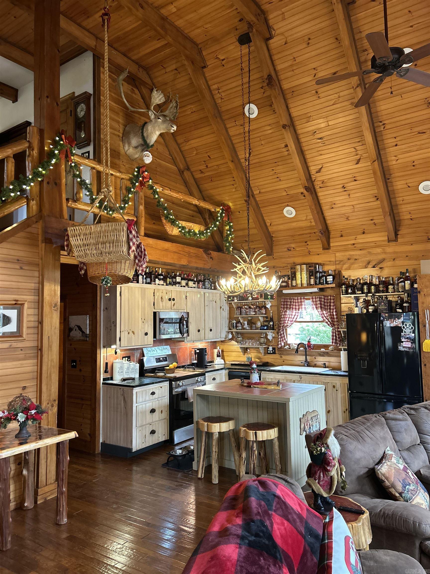 540  Lick Fork Dr  Mountain View, AR