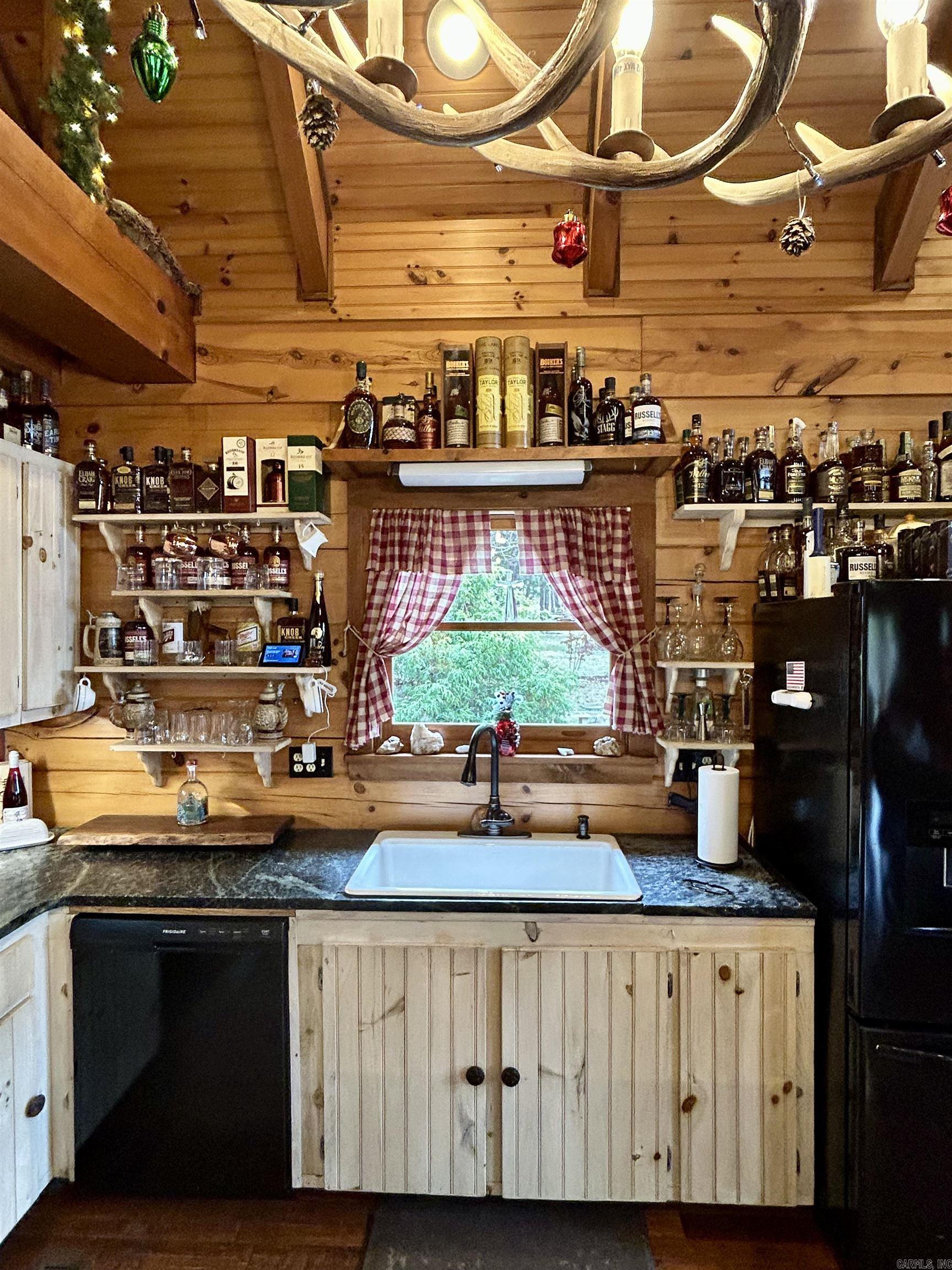 540  Lick Fork Dr  Mountain View, AR