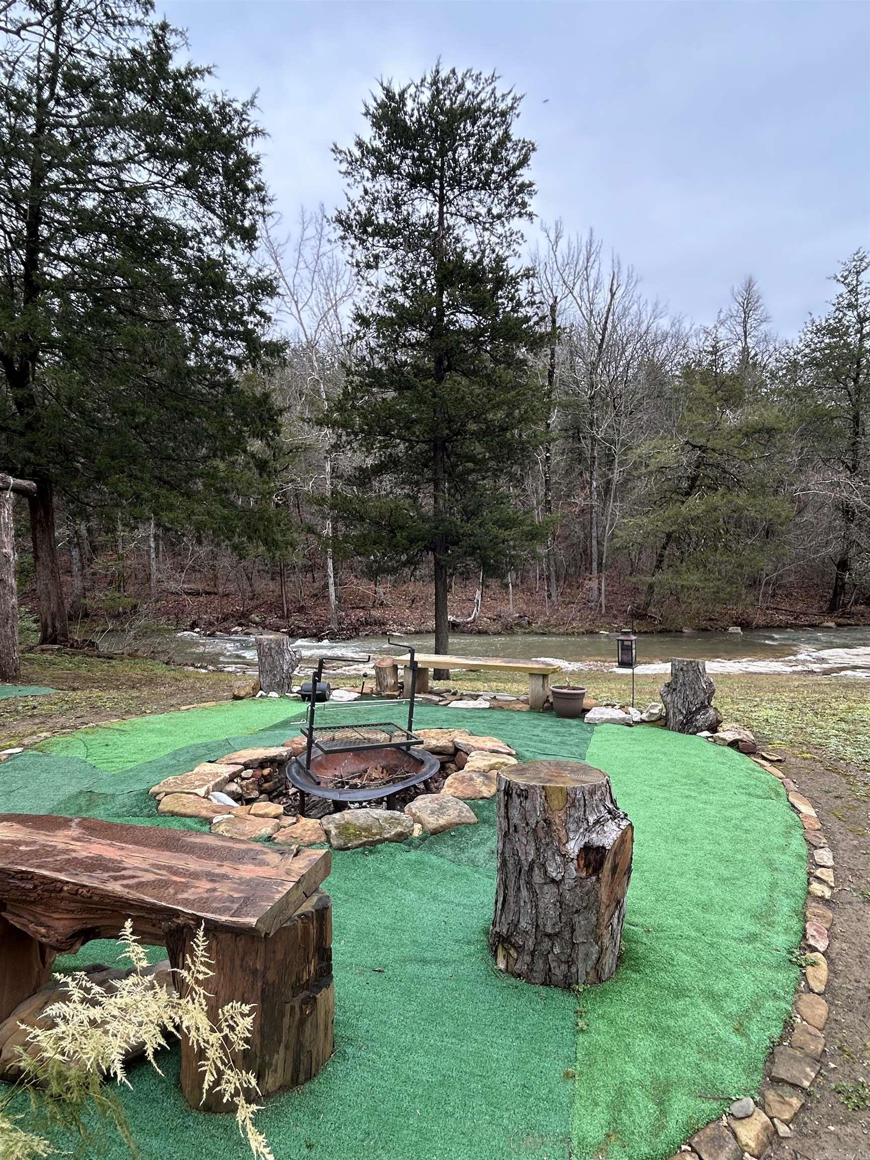 540  Lick Fork Dr  Mountain View, AR