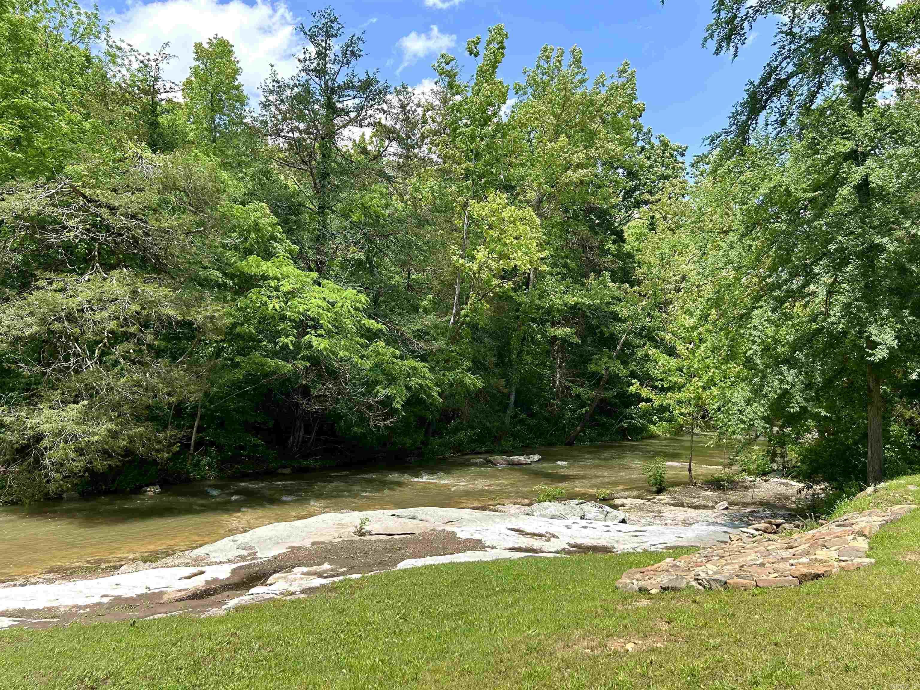 540  Lick Fork Dr  Mountain View, AR