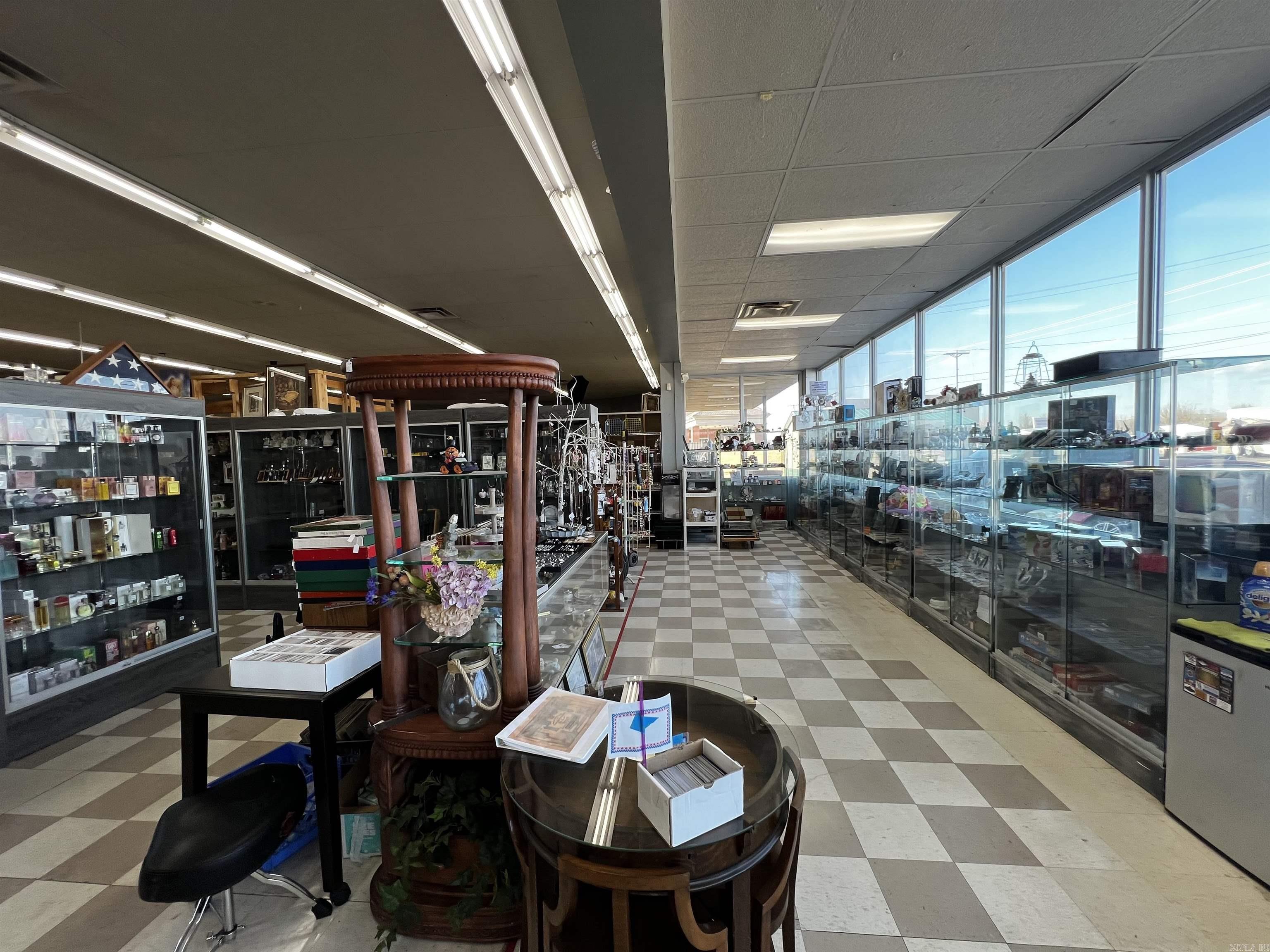 1046  Main  Vilonia, AR