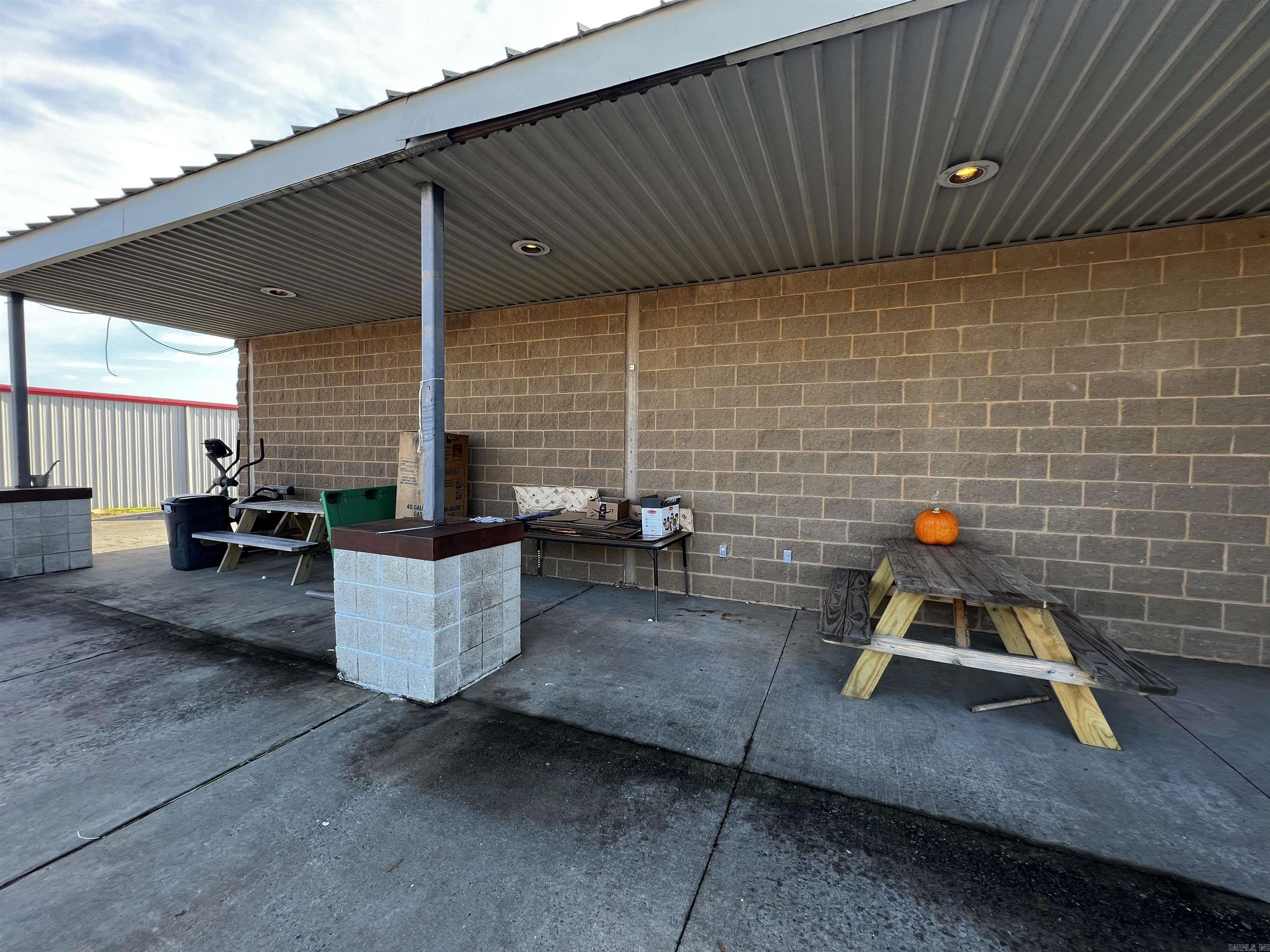 1046  Main  Vilonia, AR