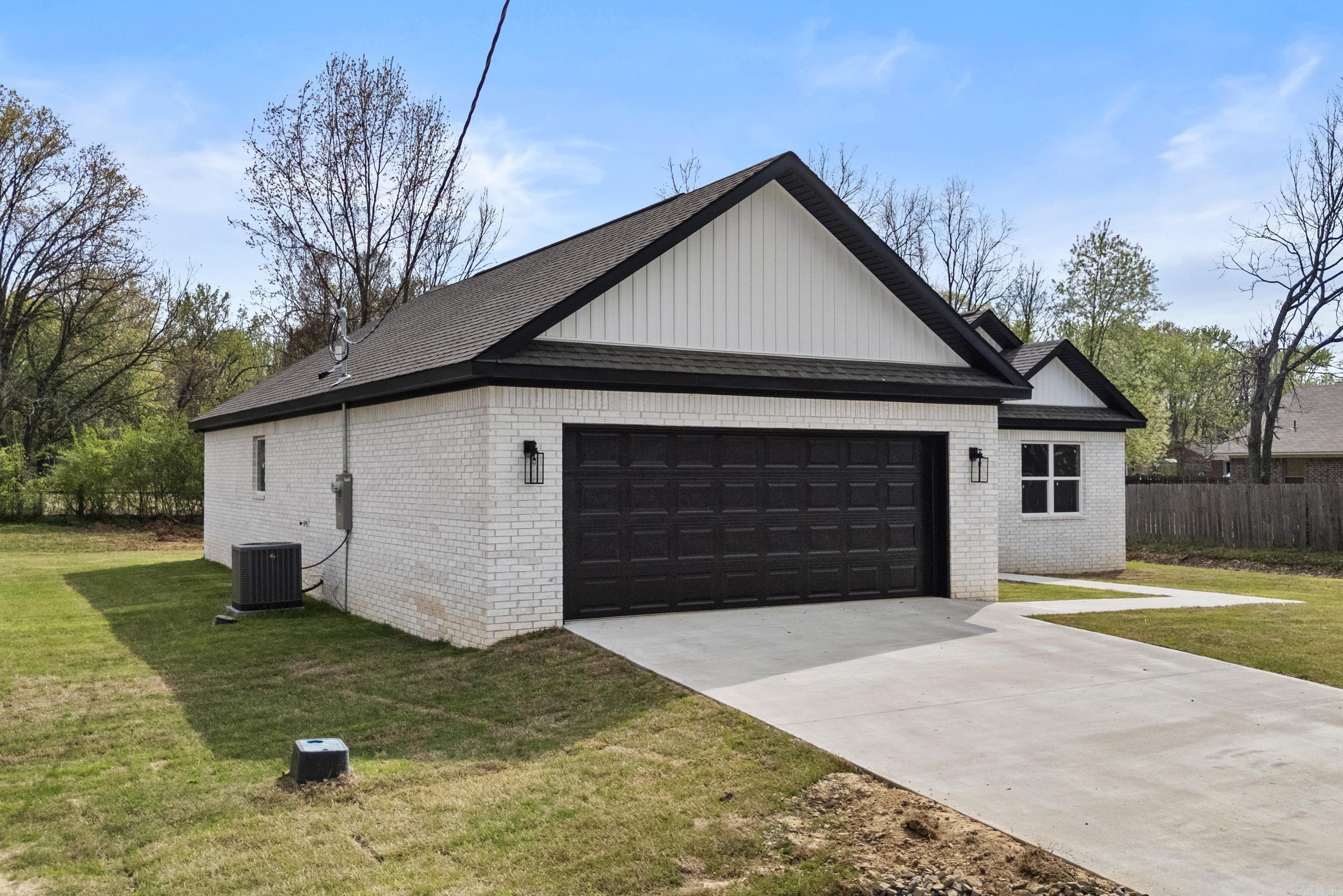 14  Ledrick  Mayflower, AR