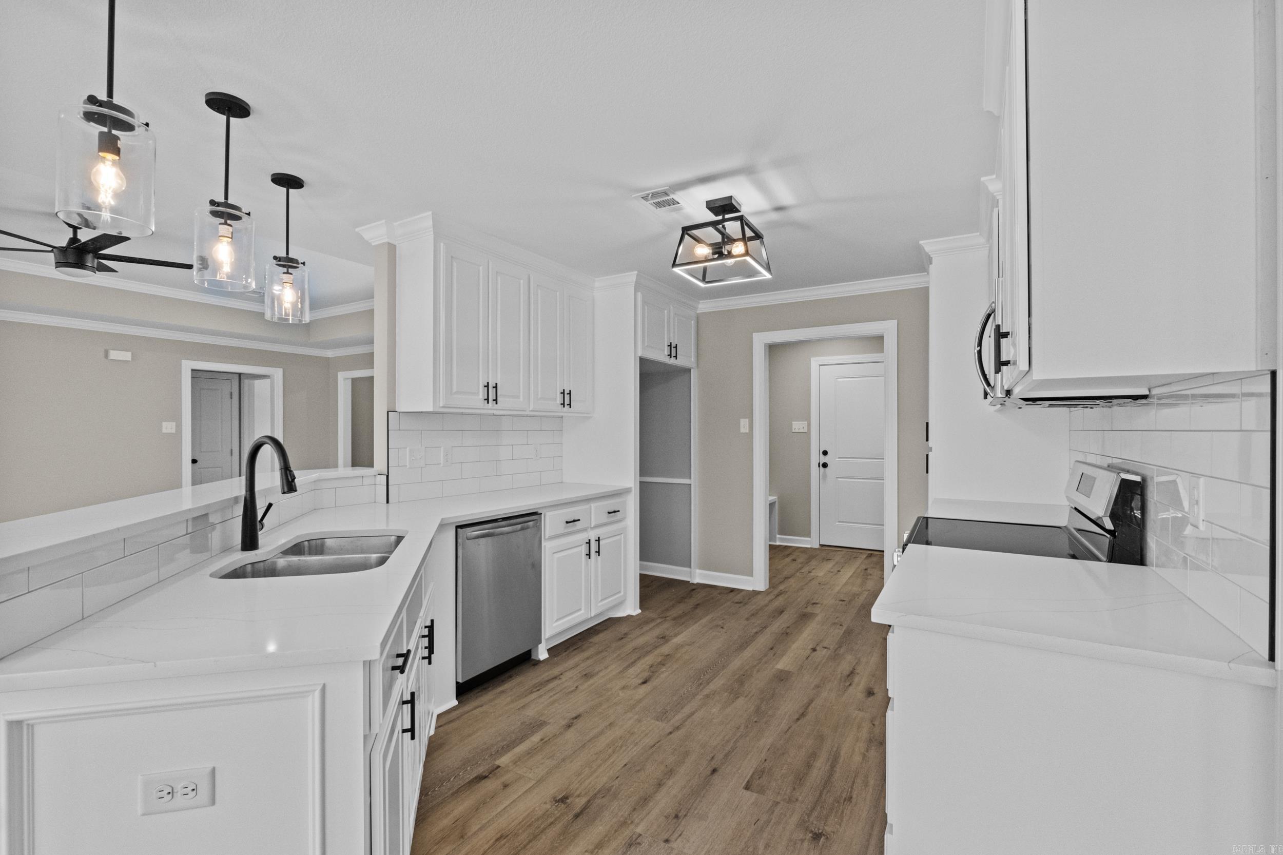 14  Ledrick  Mayflower, AR
