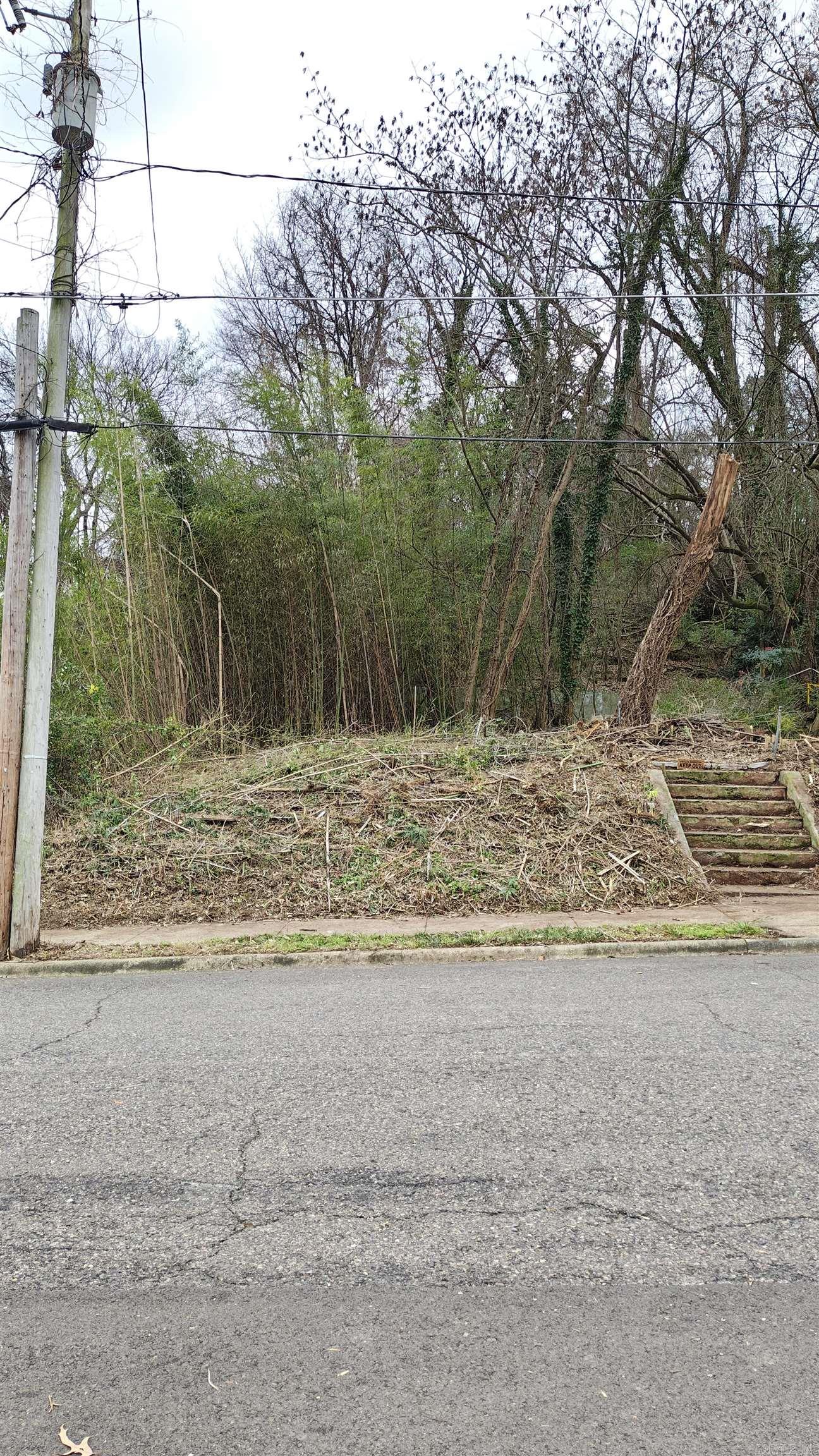 109  Poplar  Hot Springs, AR