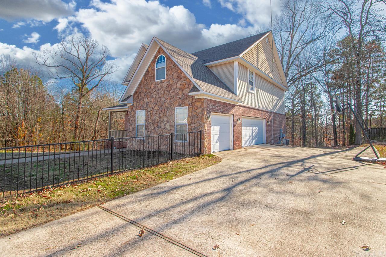 1419  River Pointe Court  Benton, AR