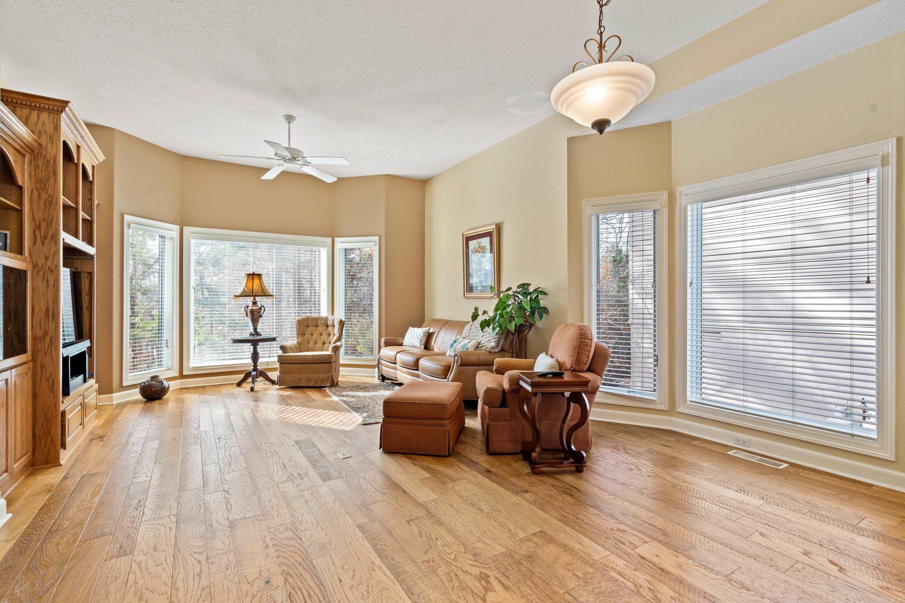10  Divino  Hot Springs Village, AR