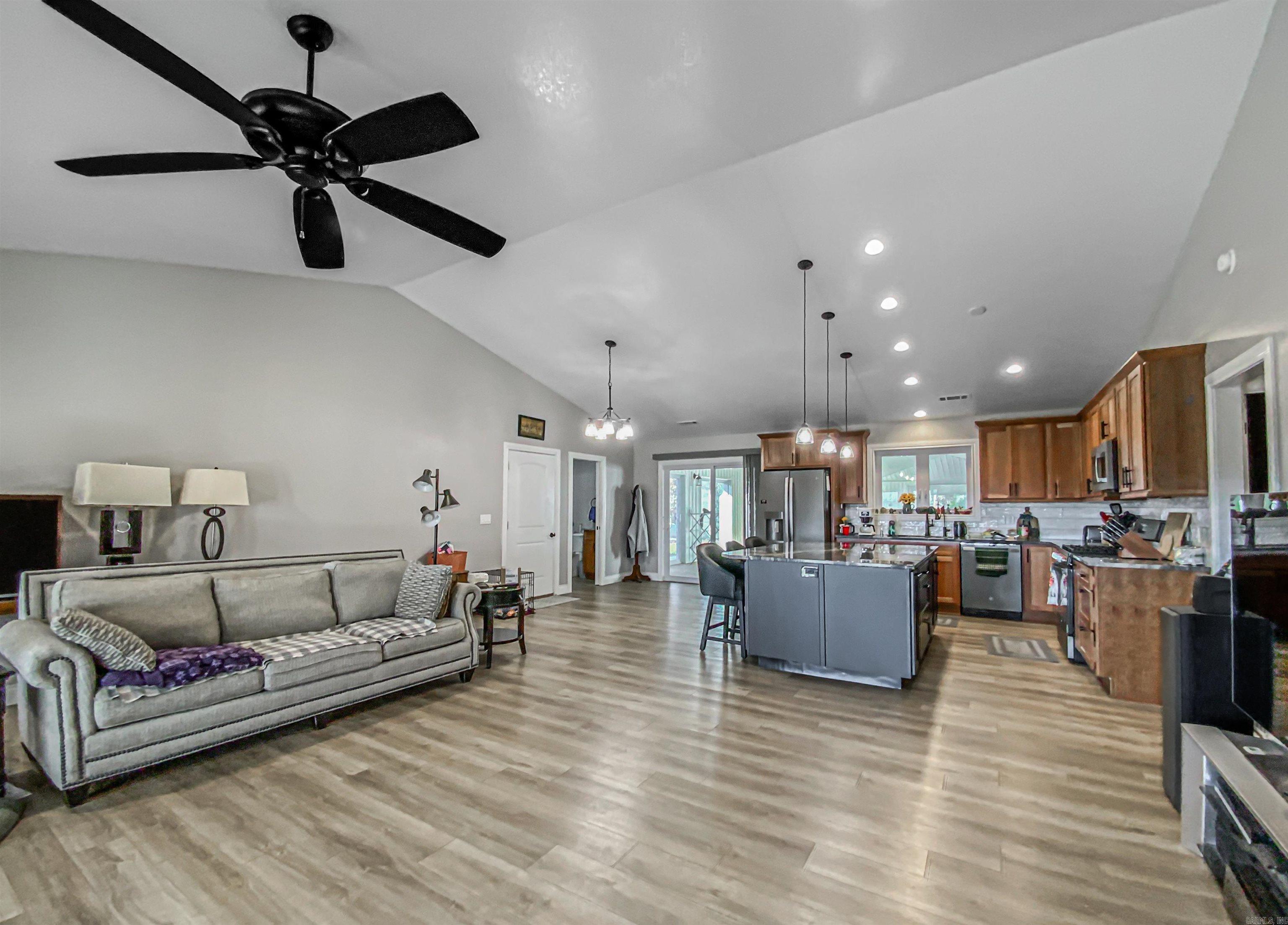 146  Nichols  Yellville, AR
