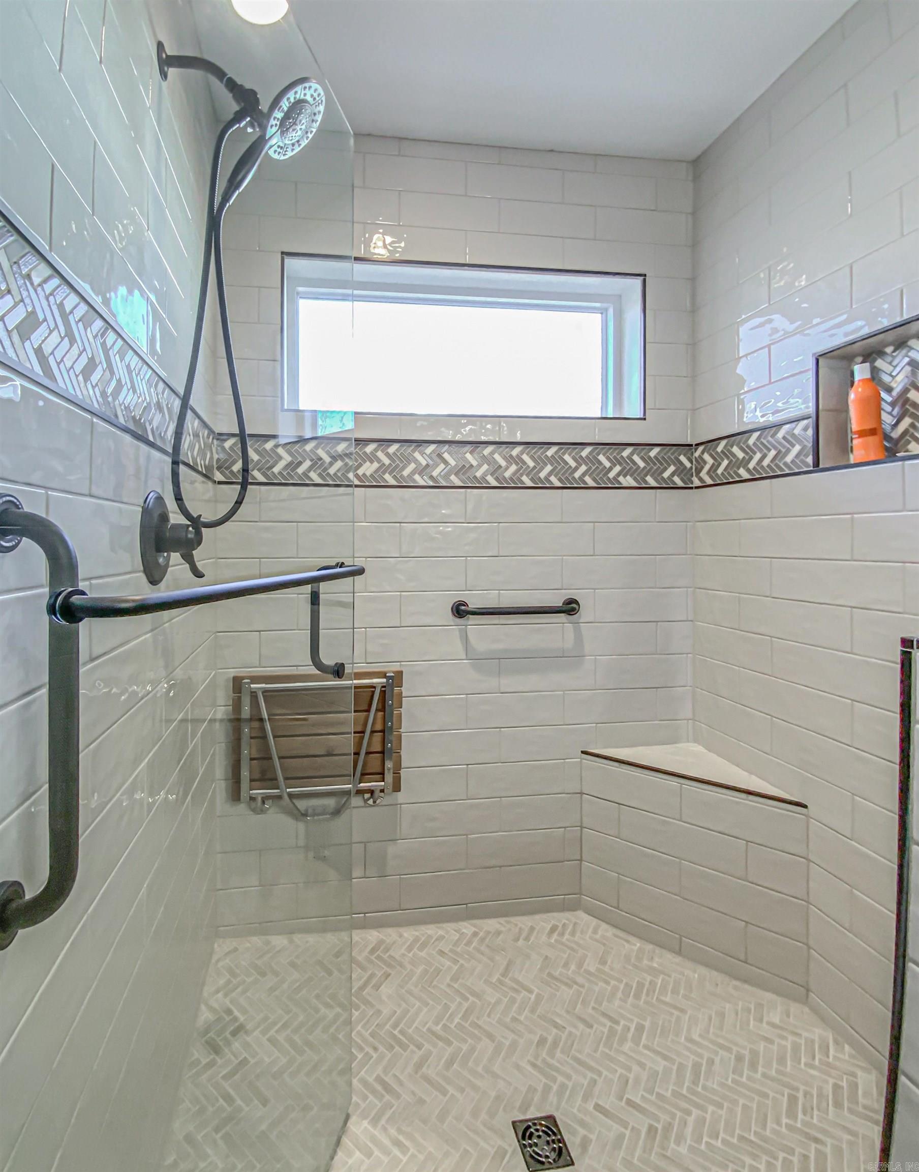 146  Nichols  Yellville, AR