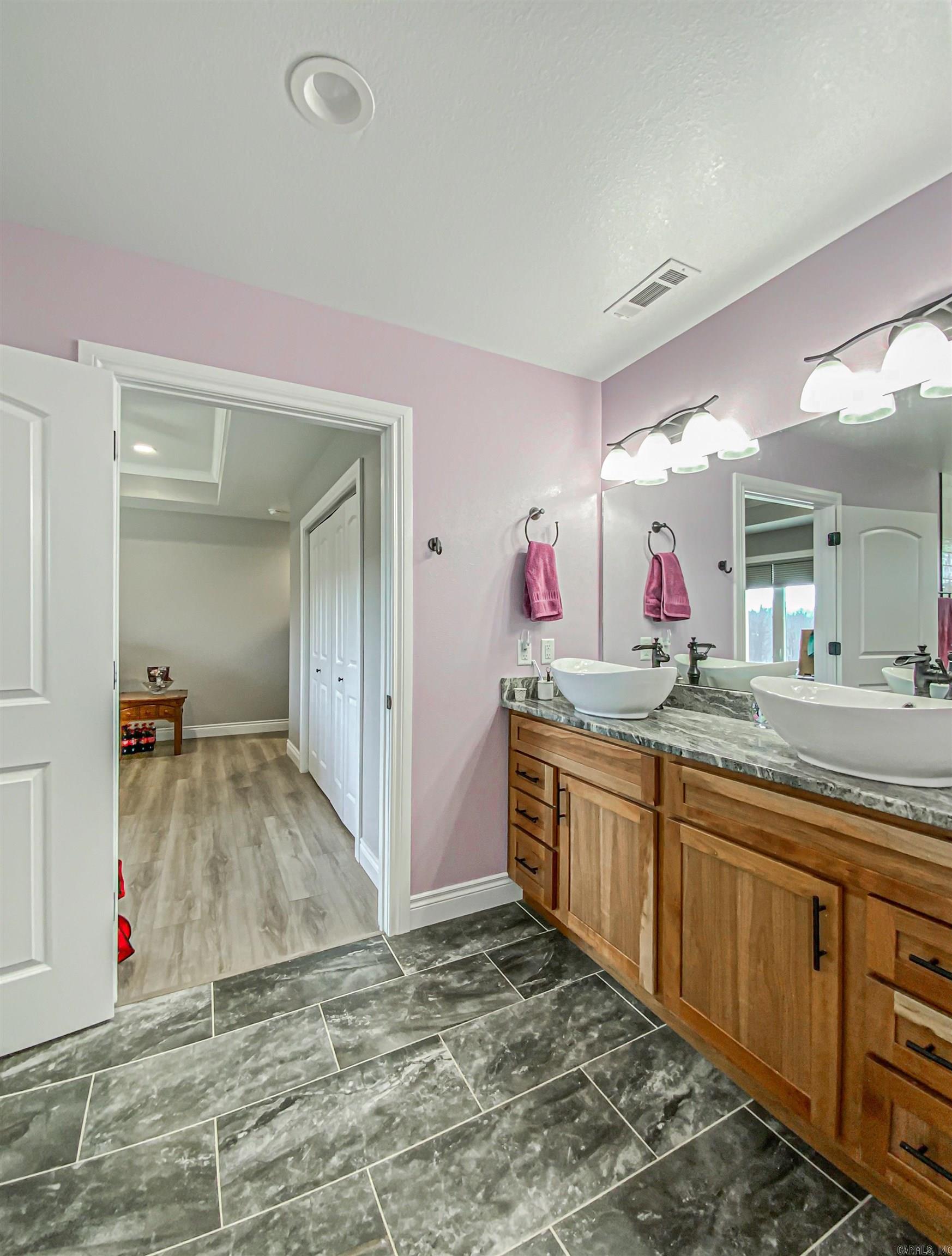 146  Nichols  Yellville, AR