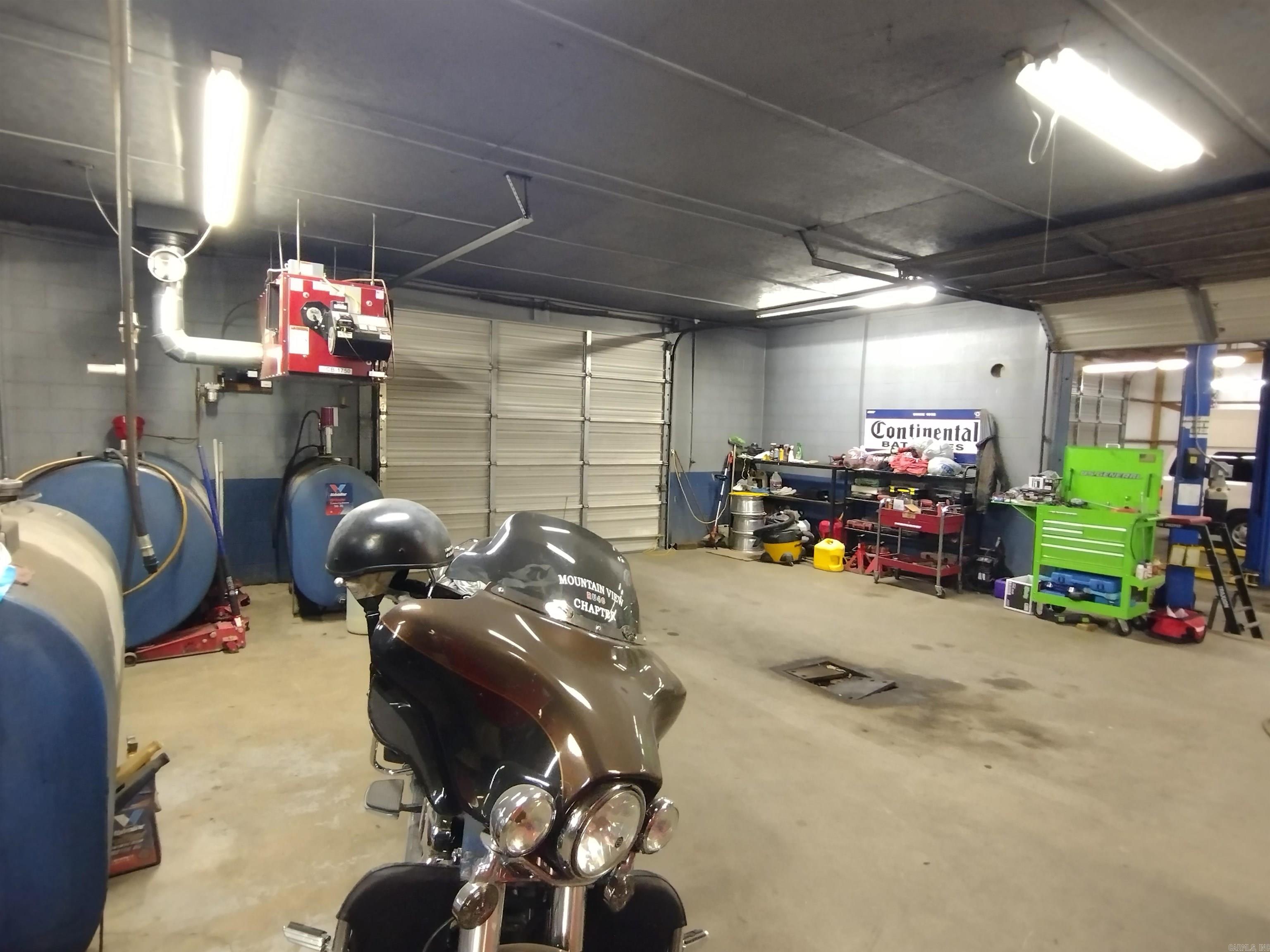2260  West Main  Mountain View, AR
