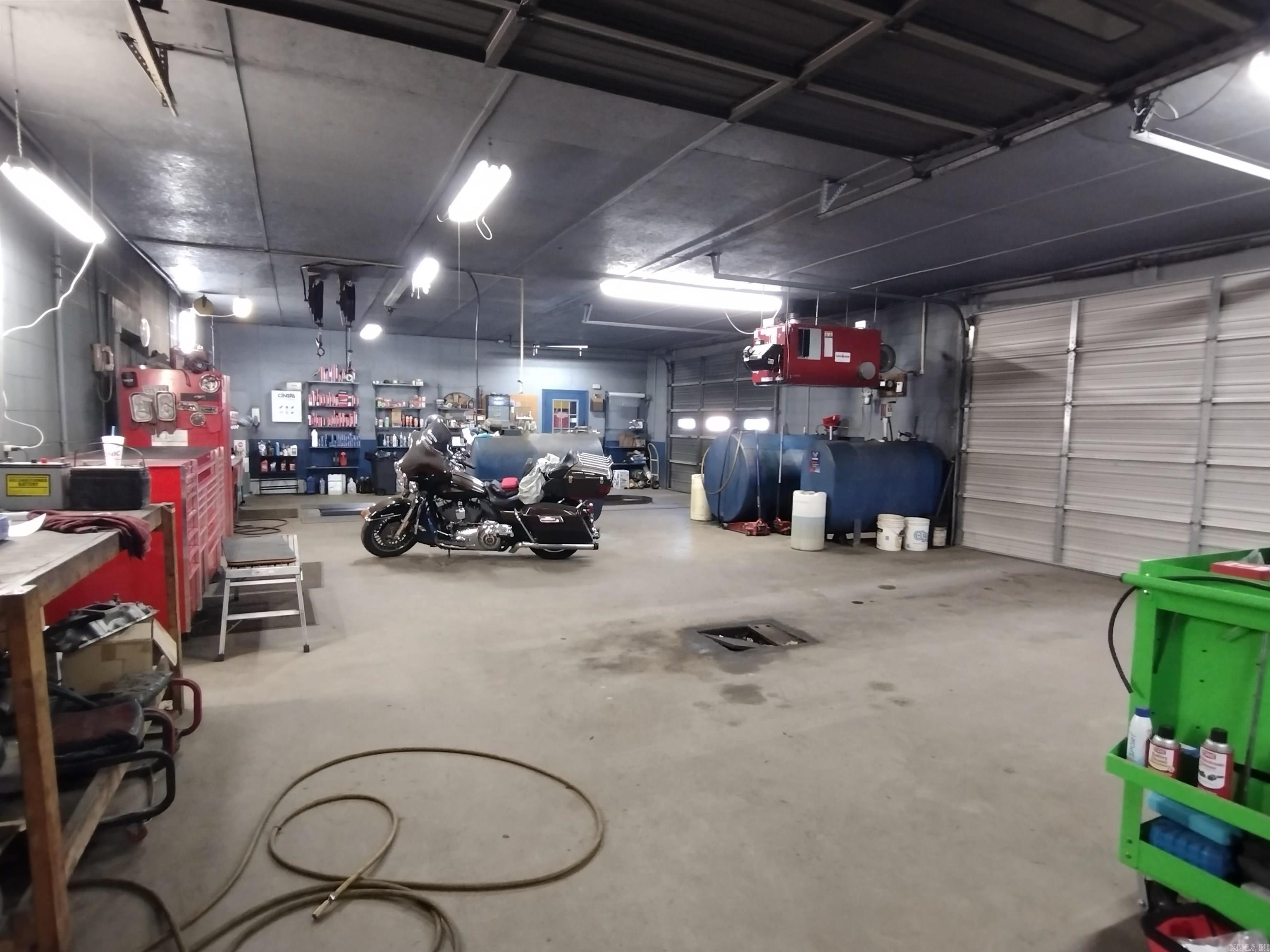 2260  West Main  Mountain View, AR