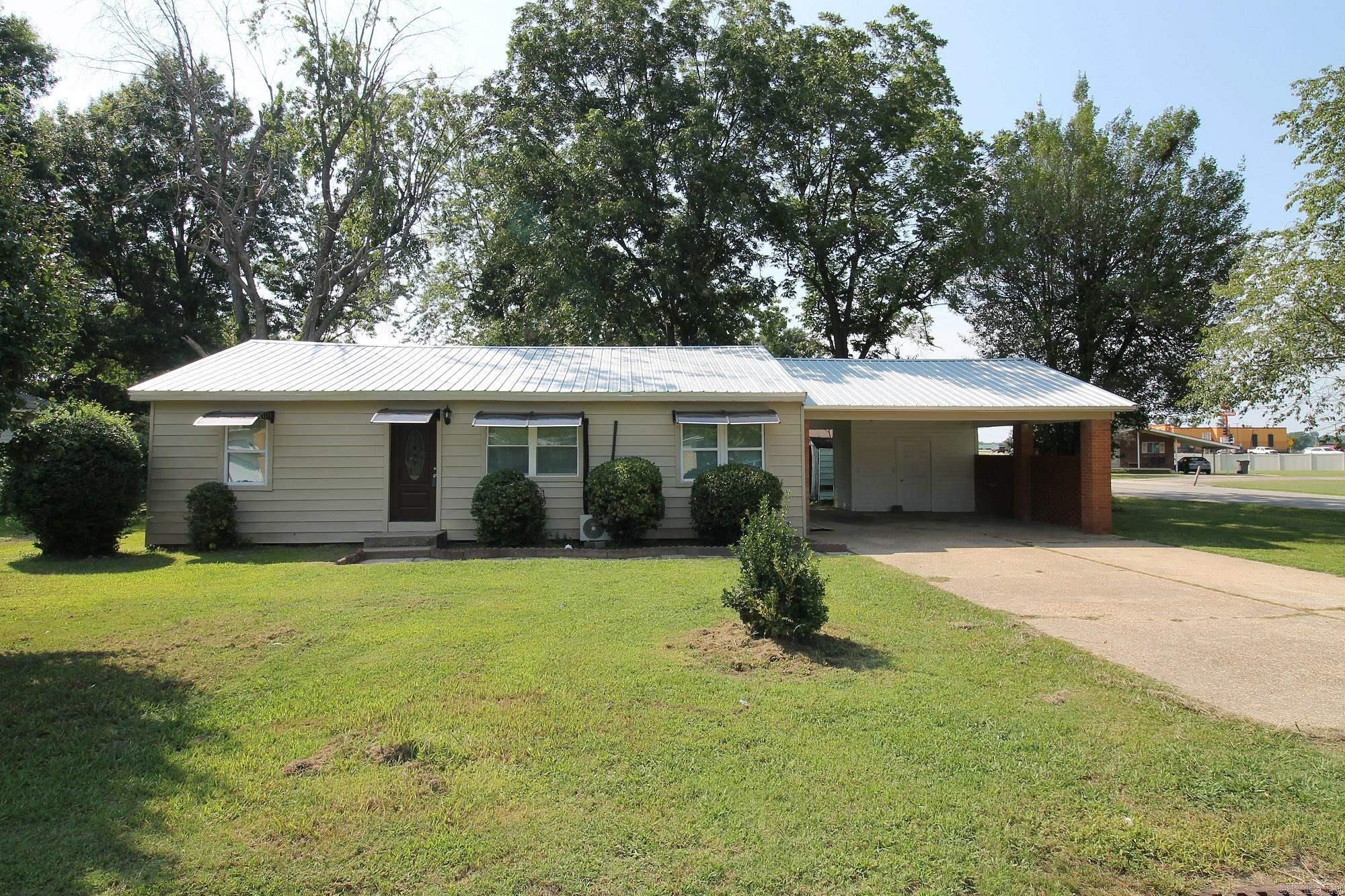 1936  Hillcrest Dr.  Paragould, AR