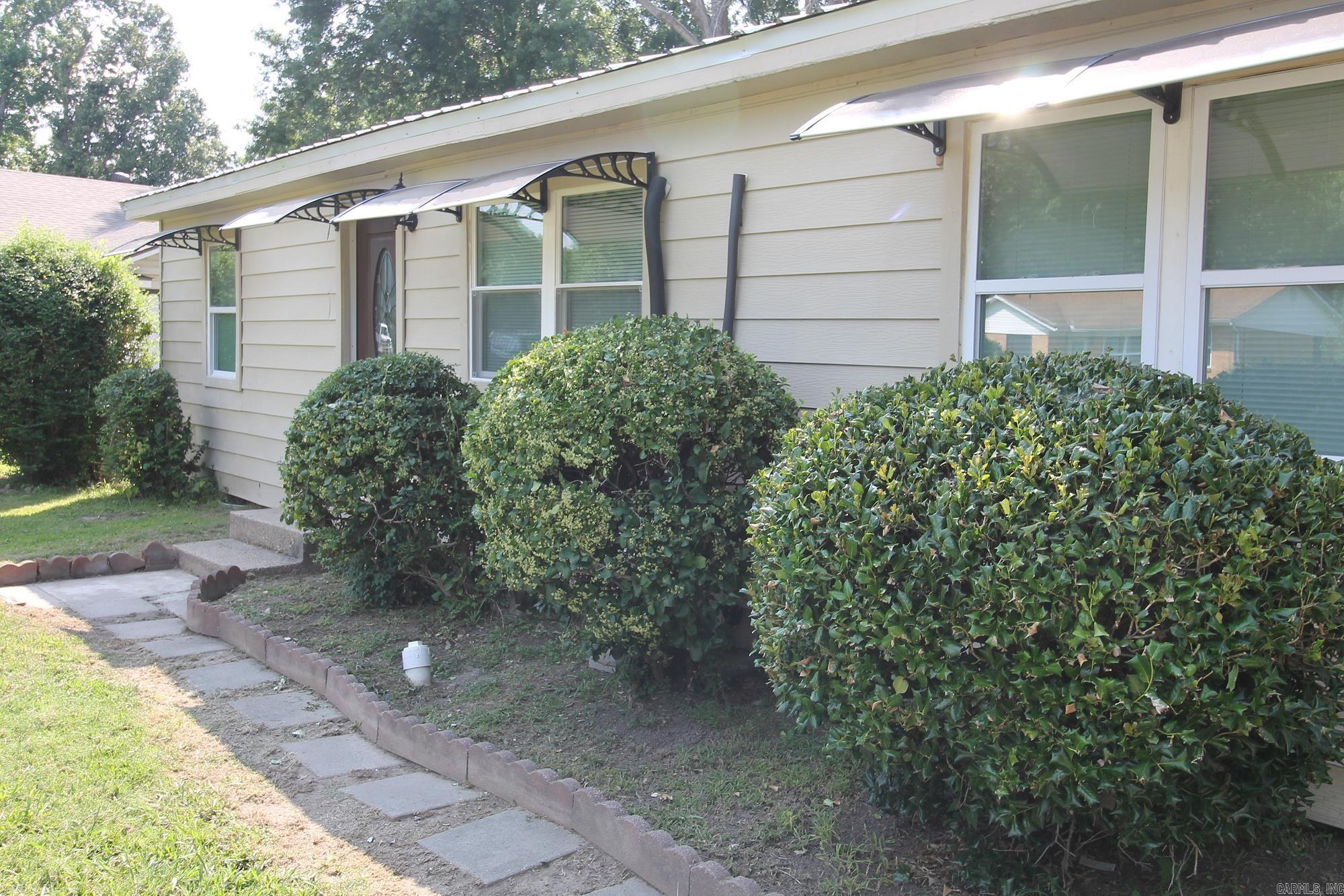 1936  Hillcrest Dr.  Paragould, AR