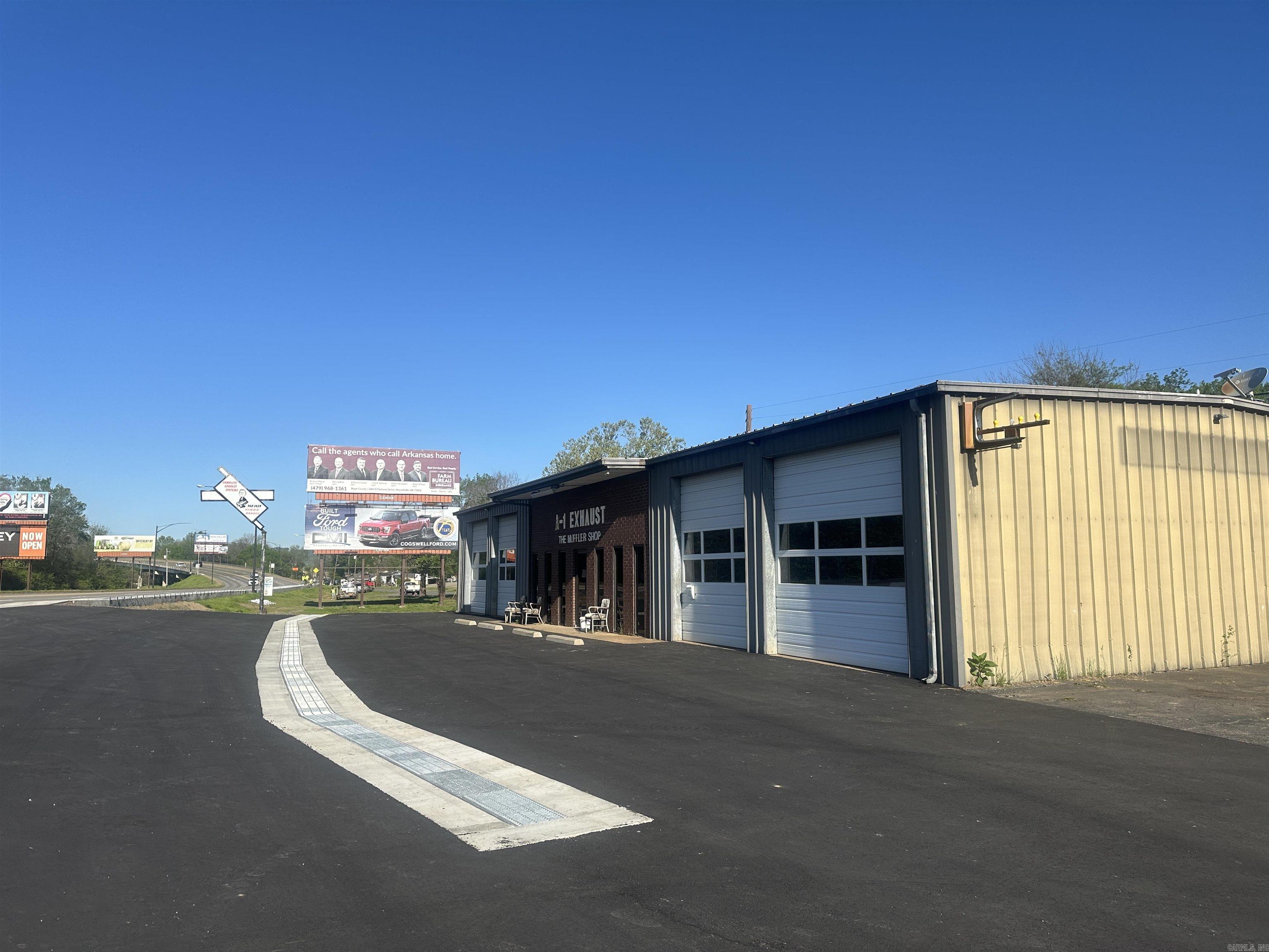619 E Main  Russellville, AR