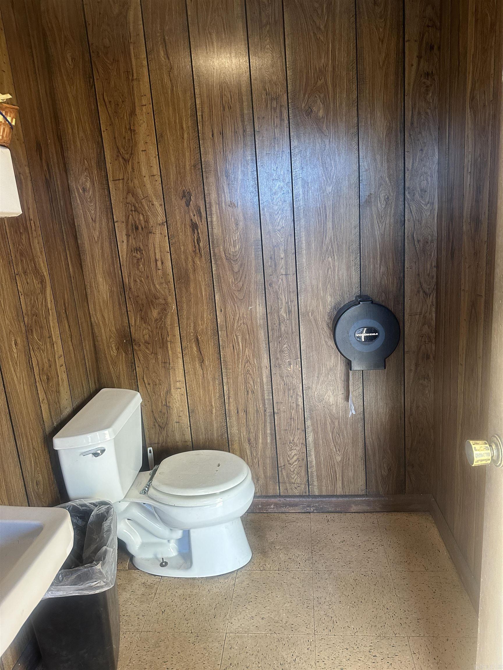 619 E Main  Russellville, AR