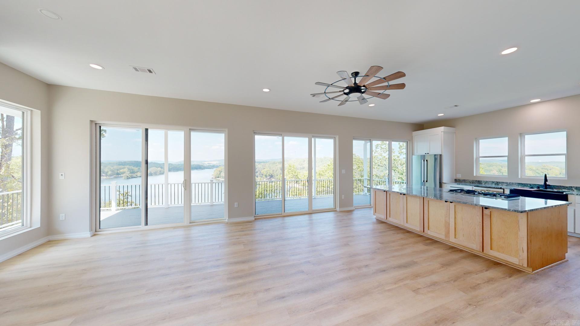 156  Waterfront  Hot Springs, AR