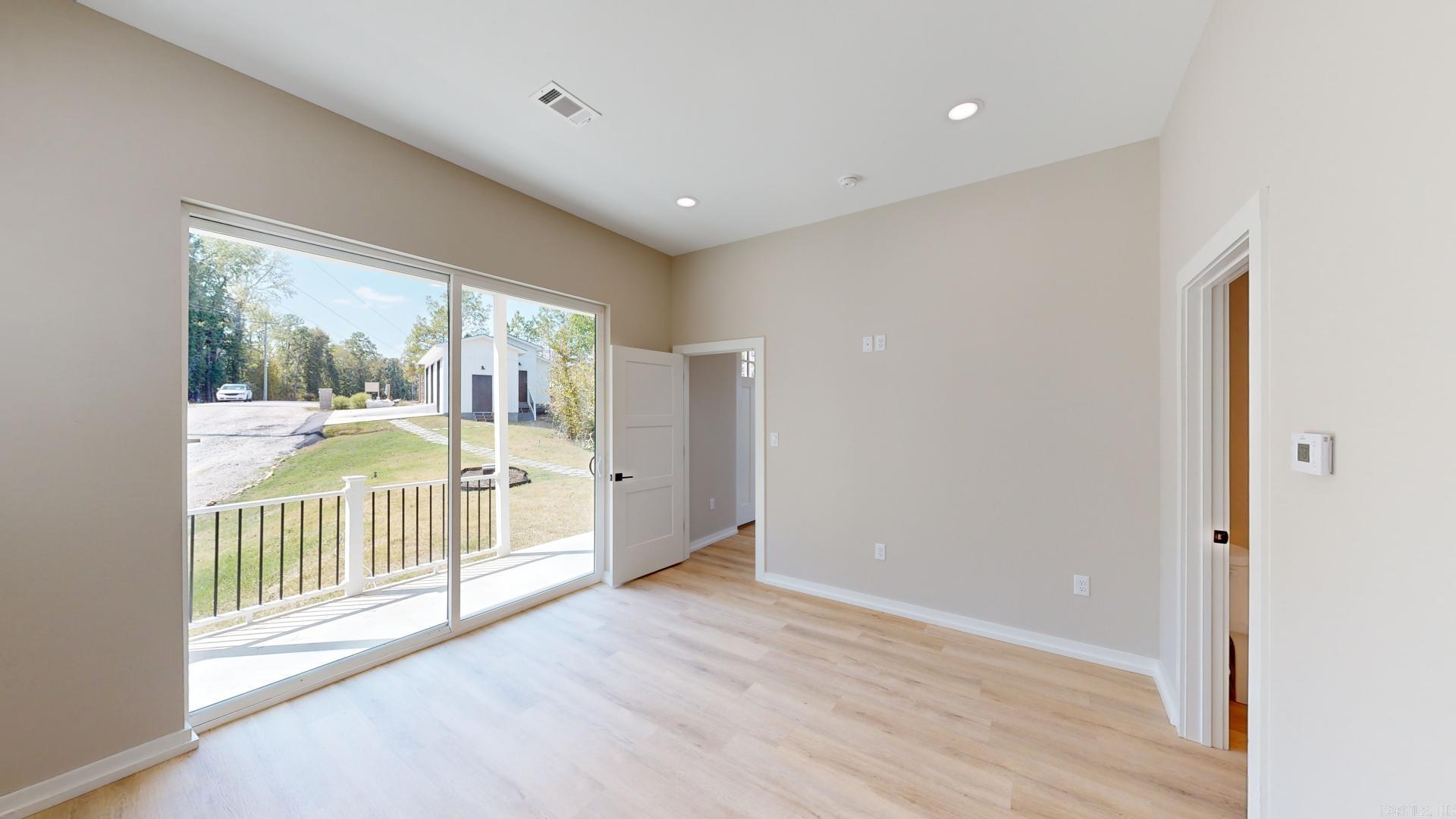156  Waterfront  Hot Springs, AR