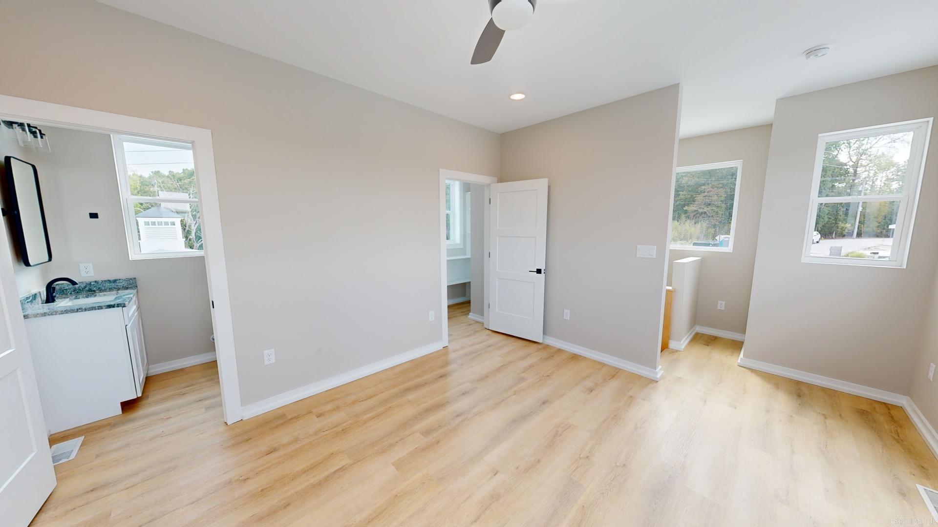 156  Waterfront  Hot Springs, AR