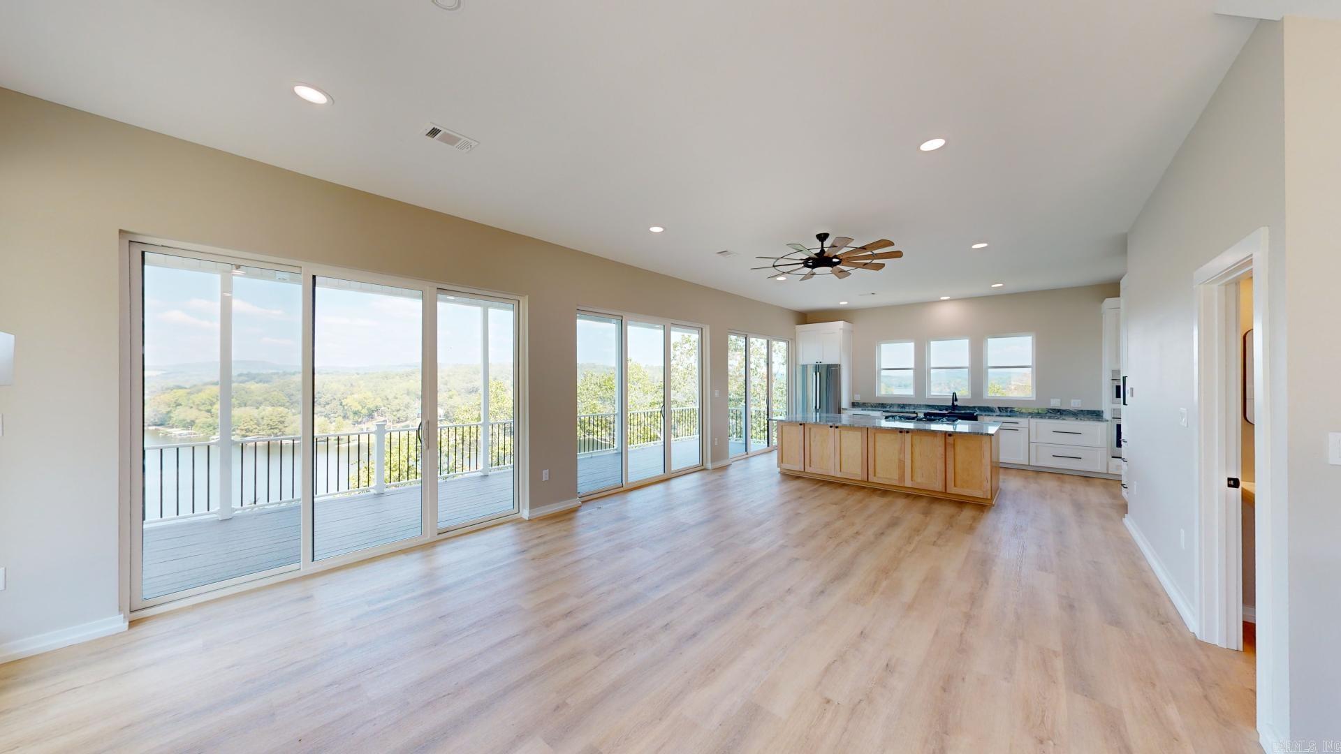 156  Waterfront  Hot Springs, AR