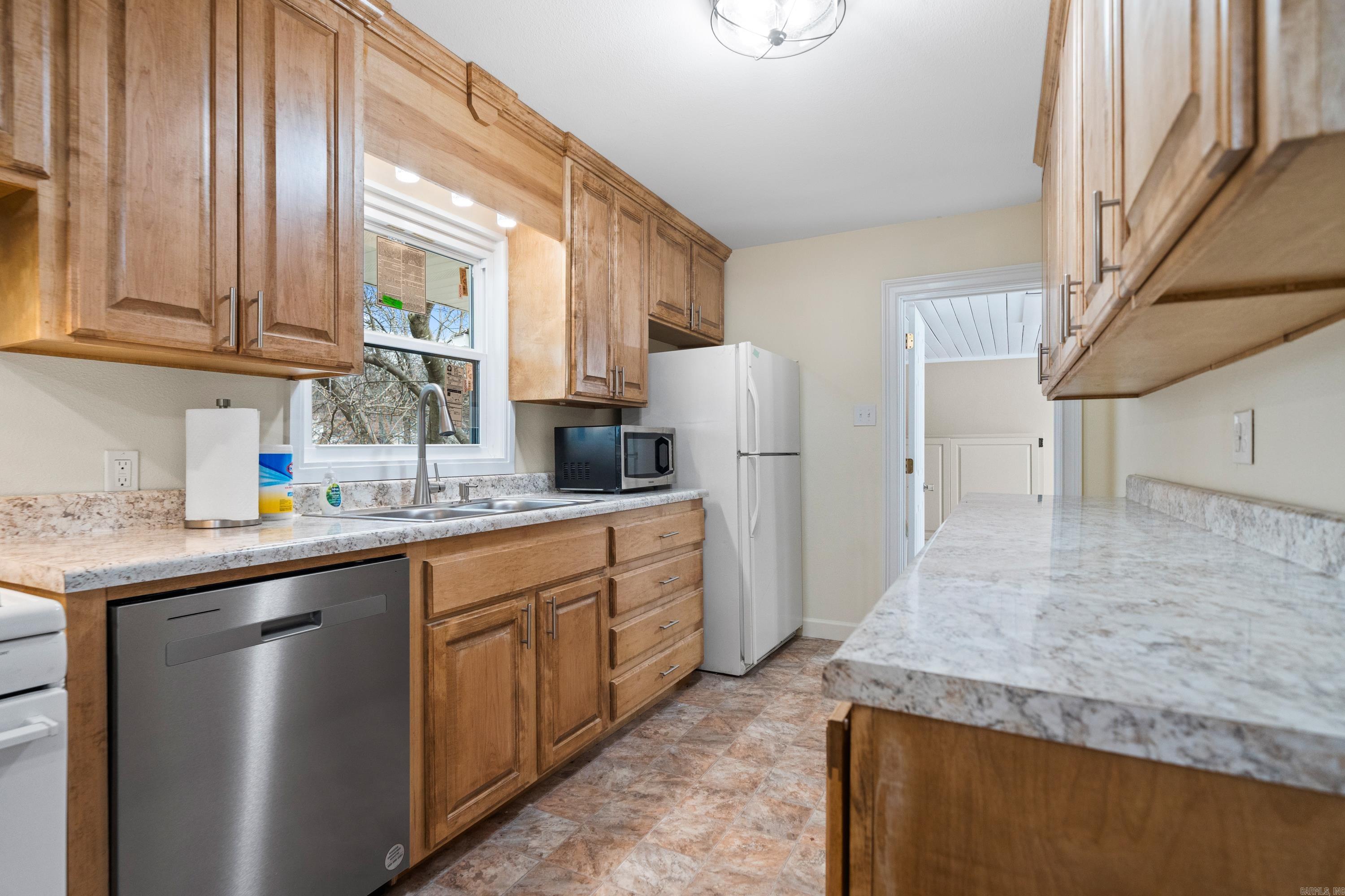 102  BURROUGHS  Hot Springs, AR