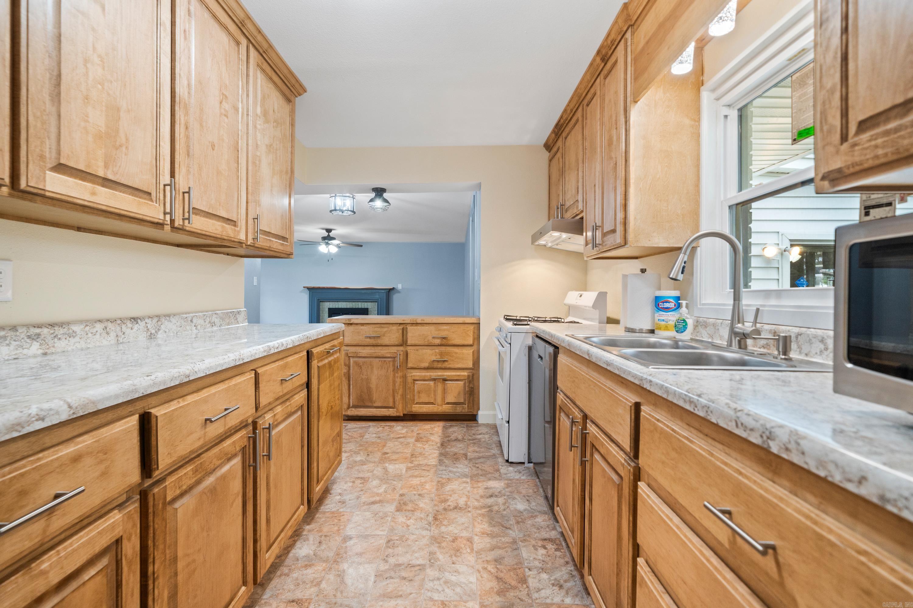 102  BURROUGHS  Hot Springs, AR