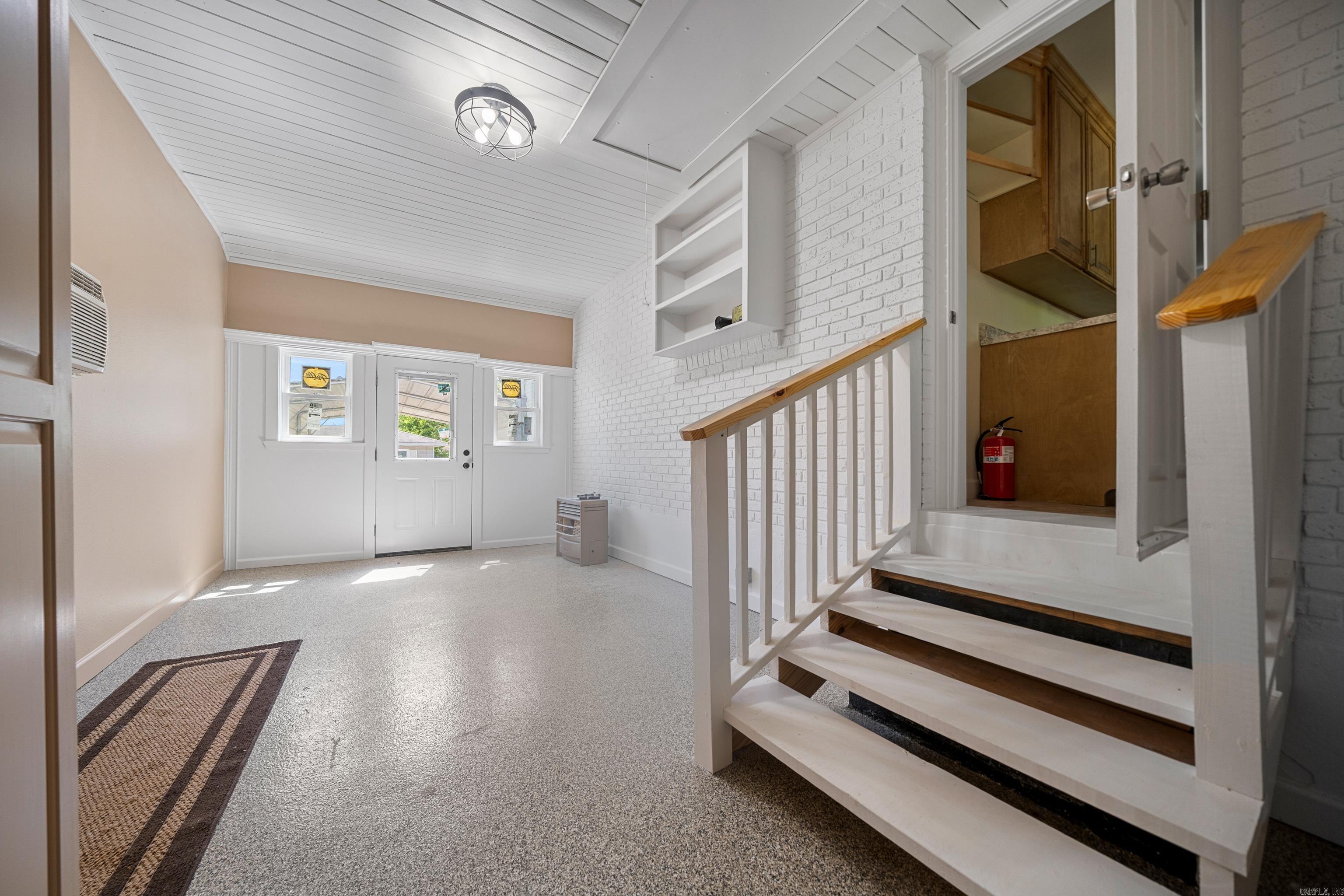 102  BURROUGHS  Hot Springs, AR