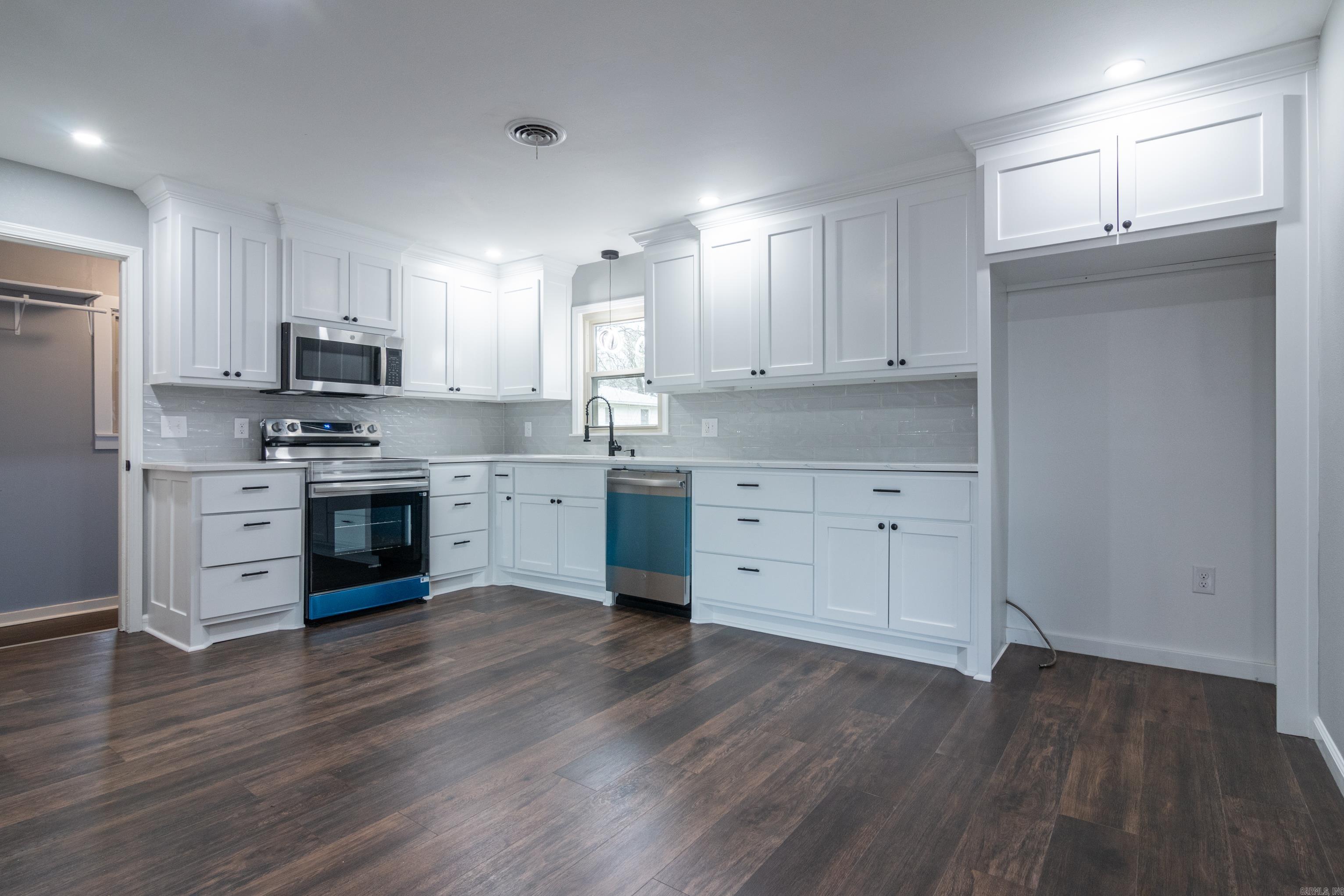 703 N Charles  Searcy, AR