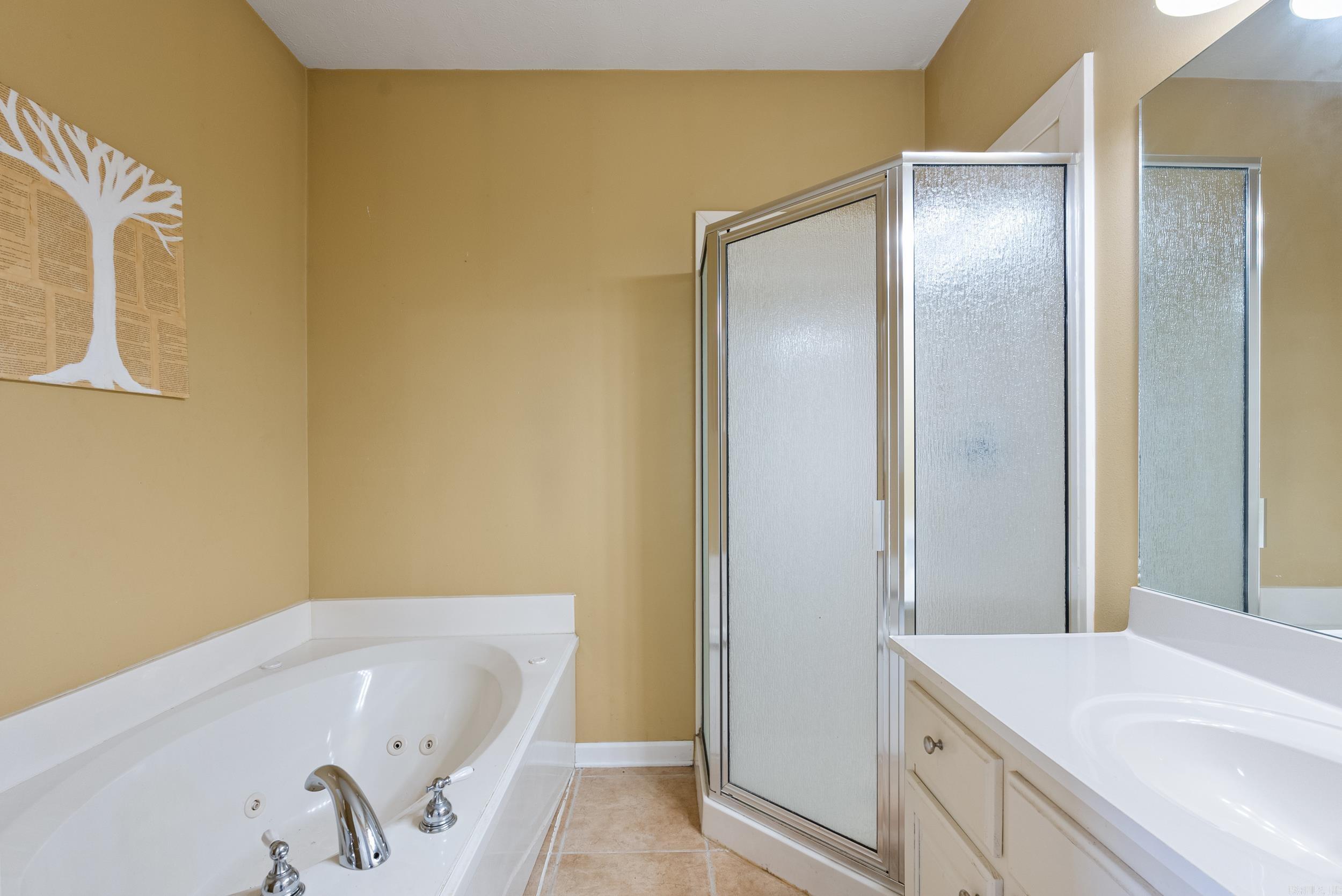32  North Hills  Greenbrier, AR