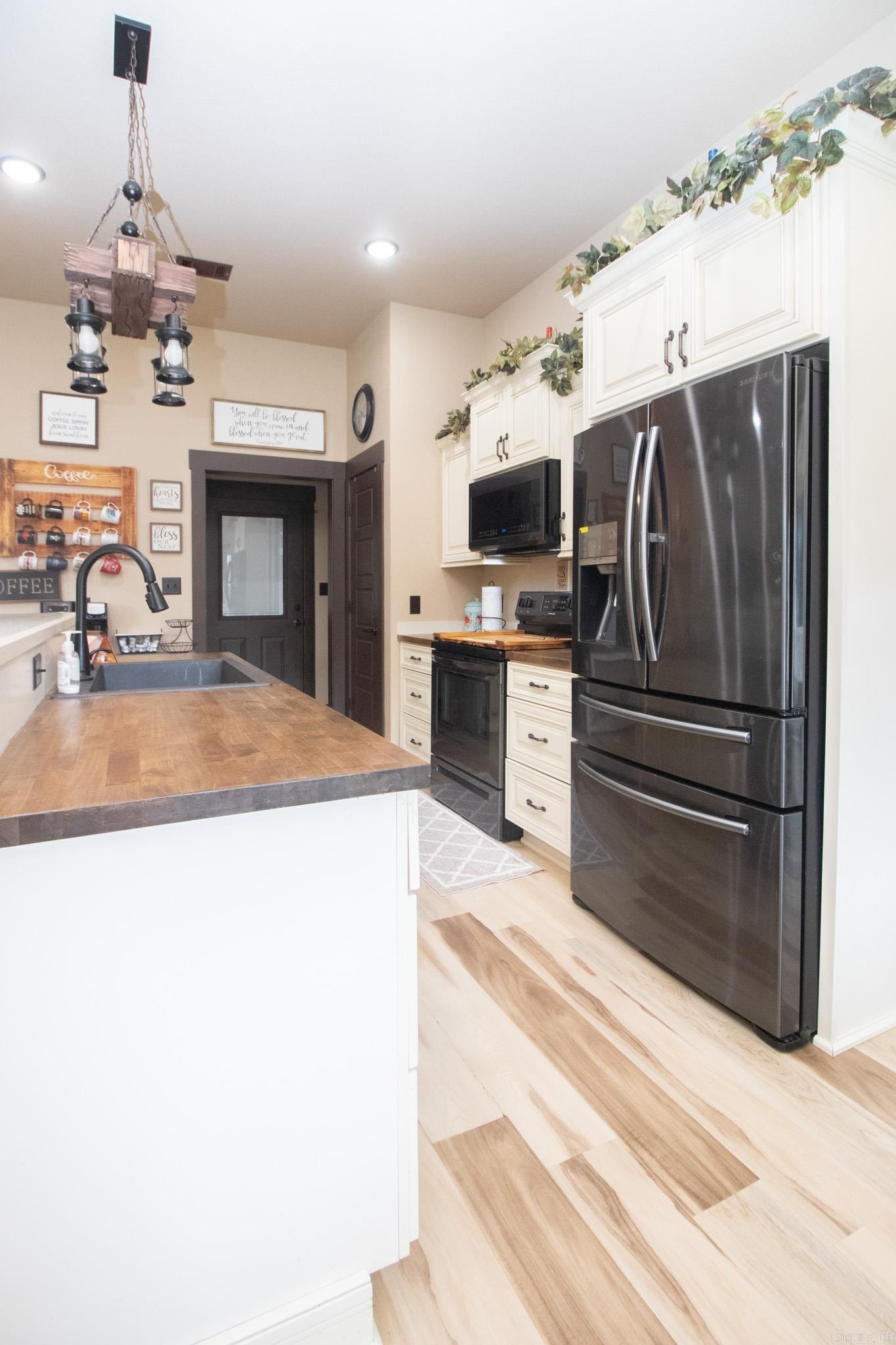 112  Pecan  Lake City, AR