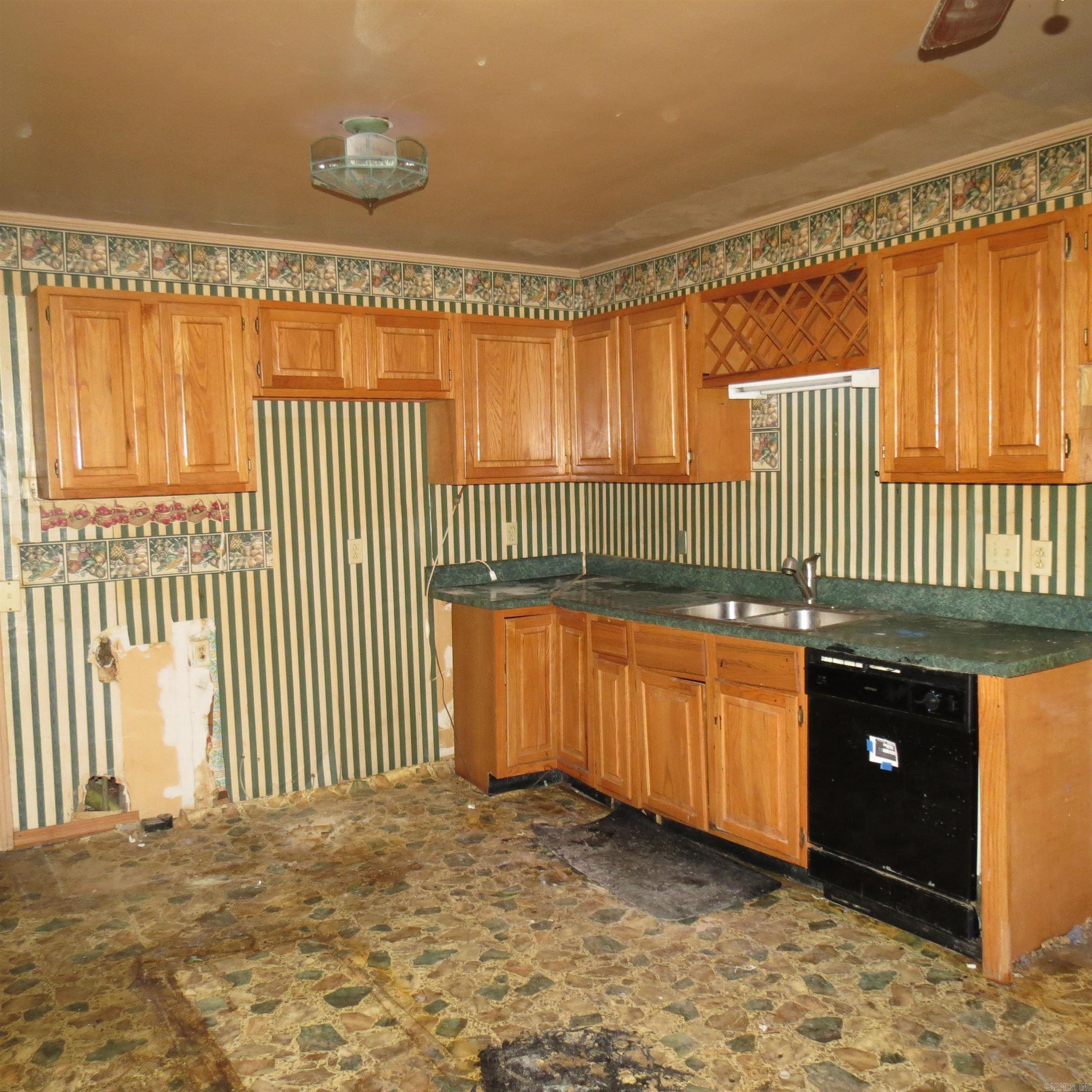 1810 W 32  Pine Bluff, AR
