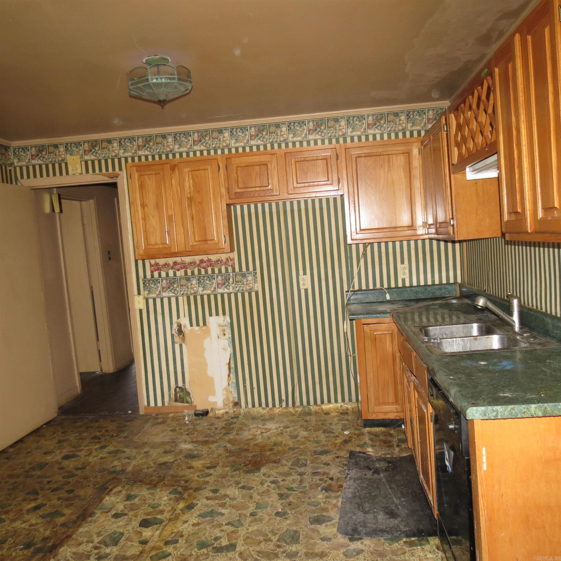 1810 W 32  Pine Bluff, AR