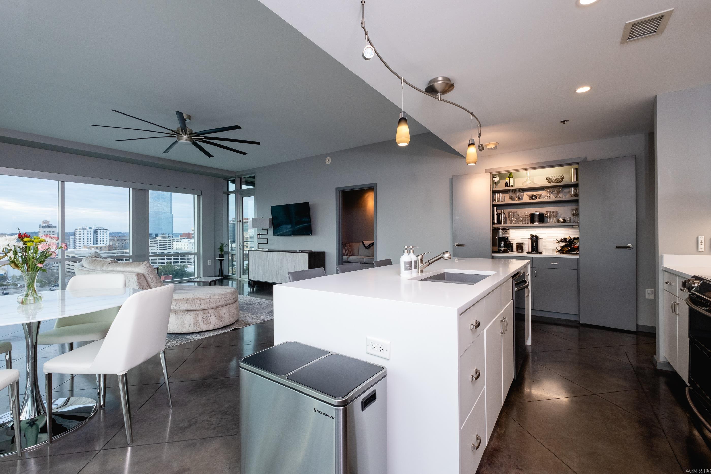 315  Rock   #910  Little Rock, AR