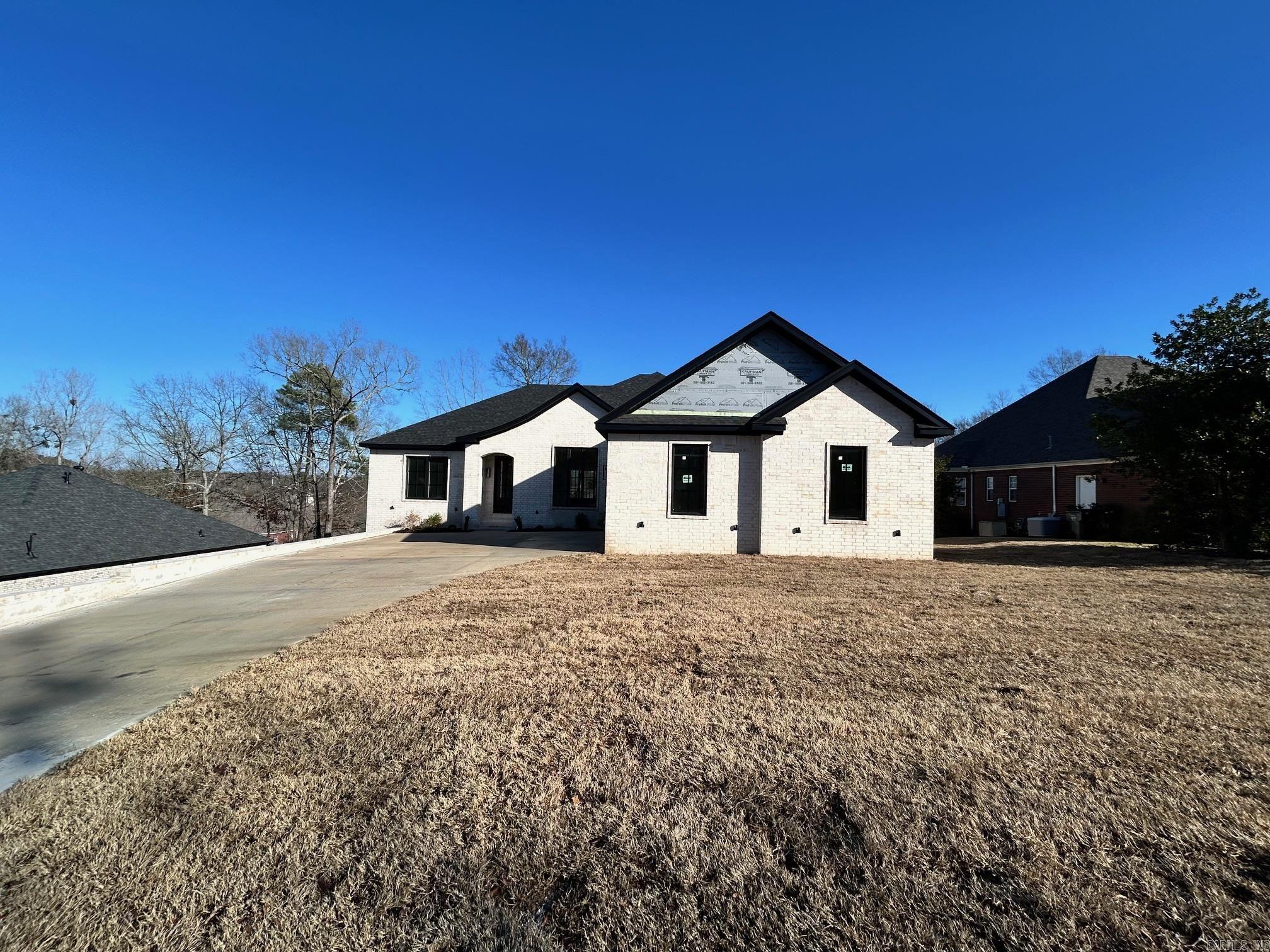 195  Trabecca  Hot Springs, AR