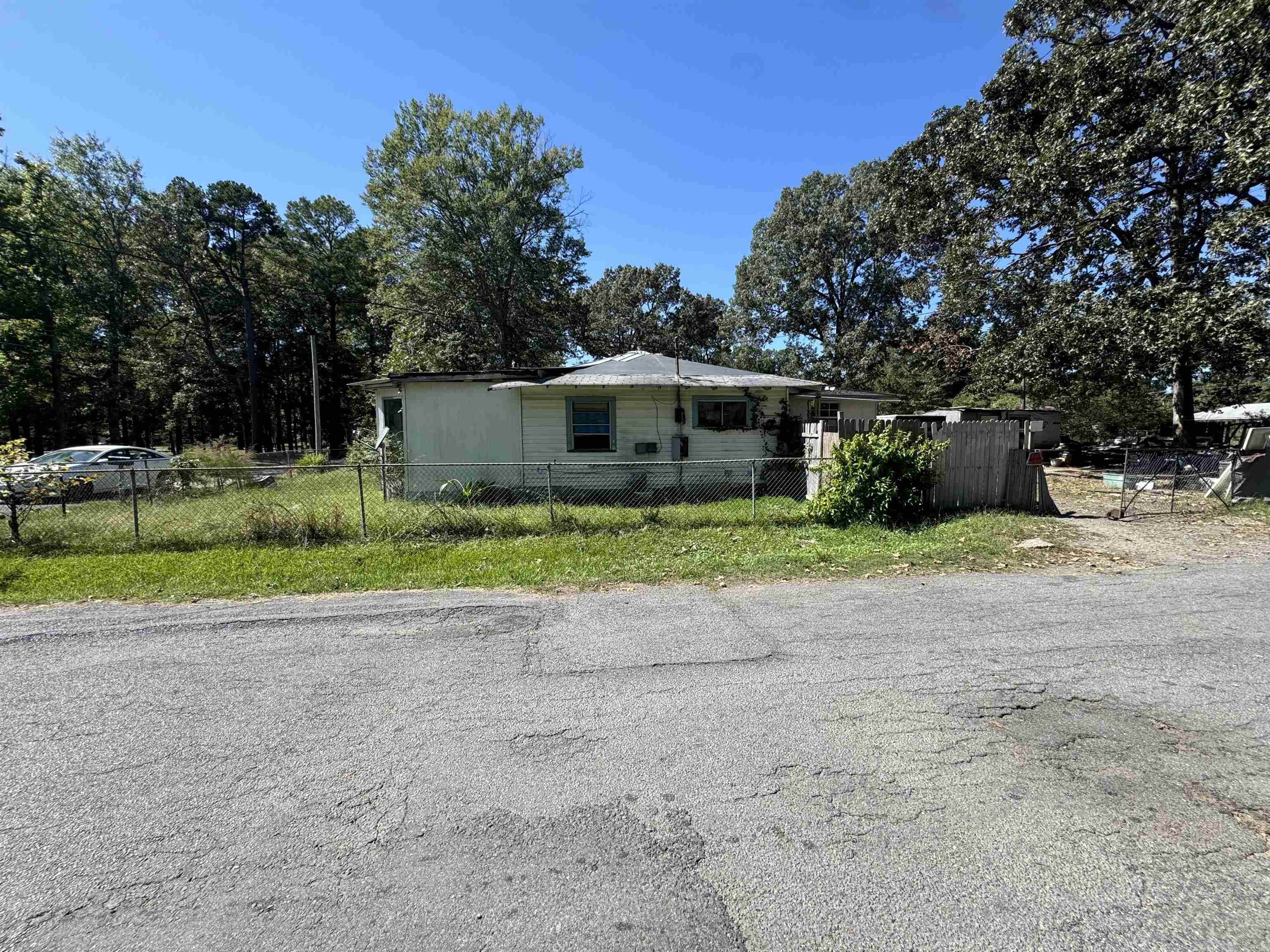 5901 W Mosley  Pine Bluff, AR
