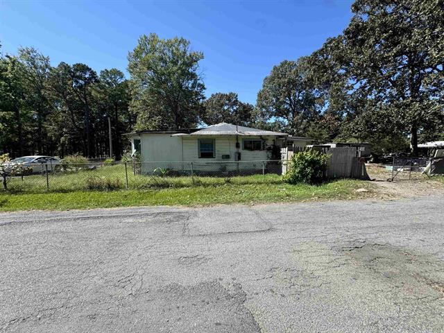5901 W Mosley  Pine Bluff, AR