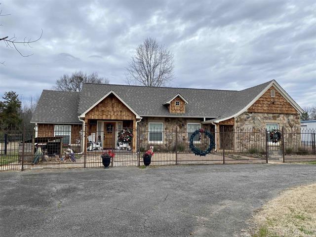 2114 W Main  Clarksville, AR