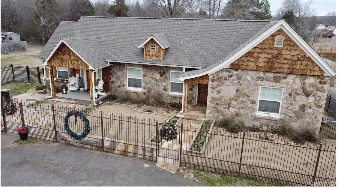 2114 W Main  Clarksville, AR