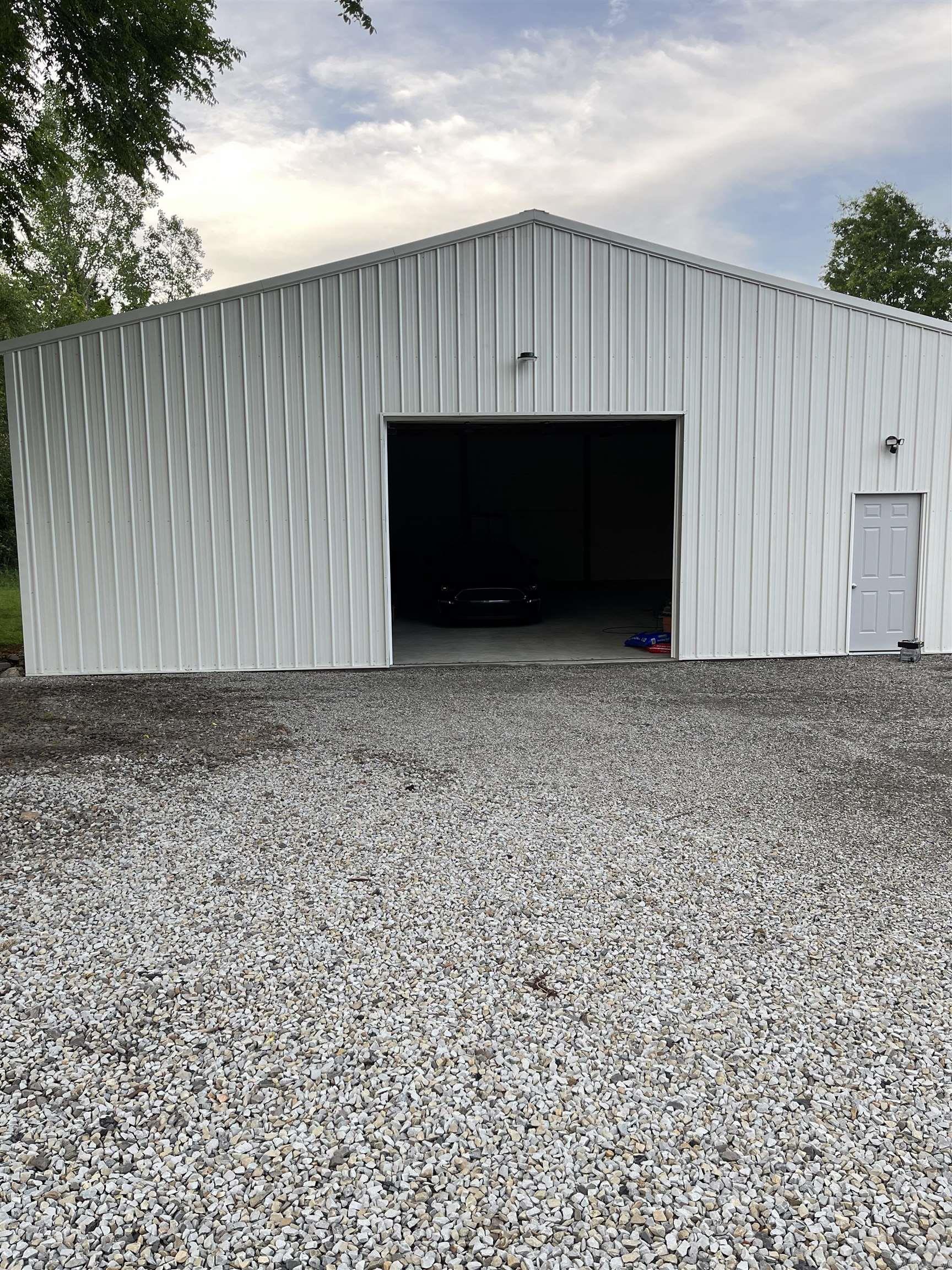 2114 W Main  Clarksville, AR
