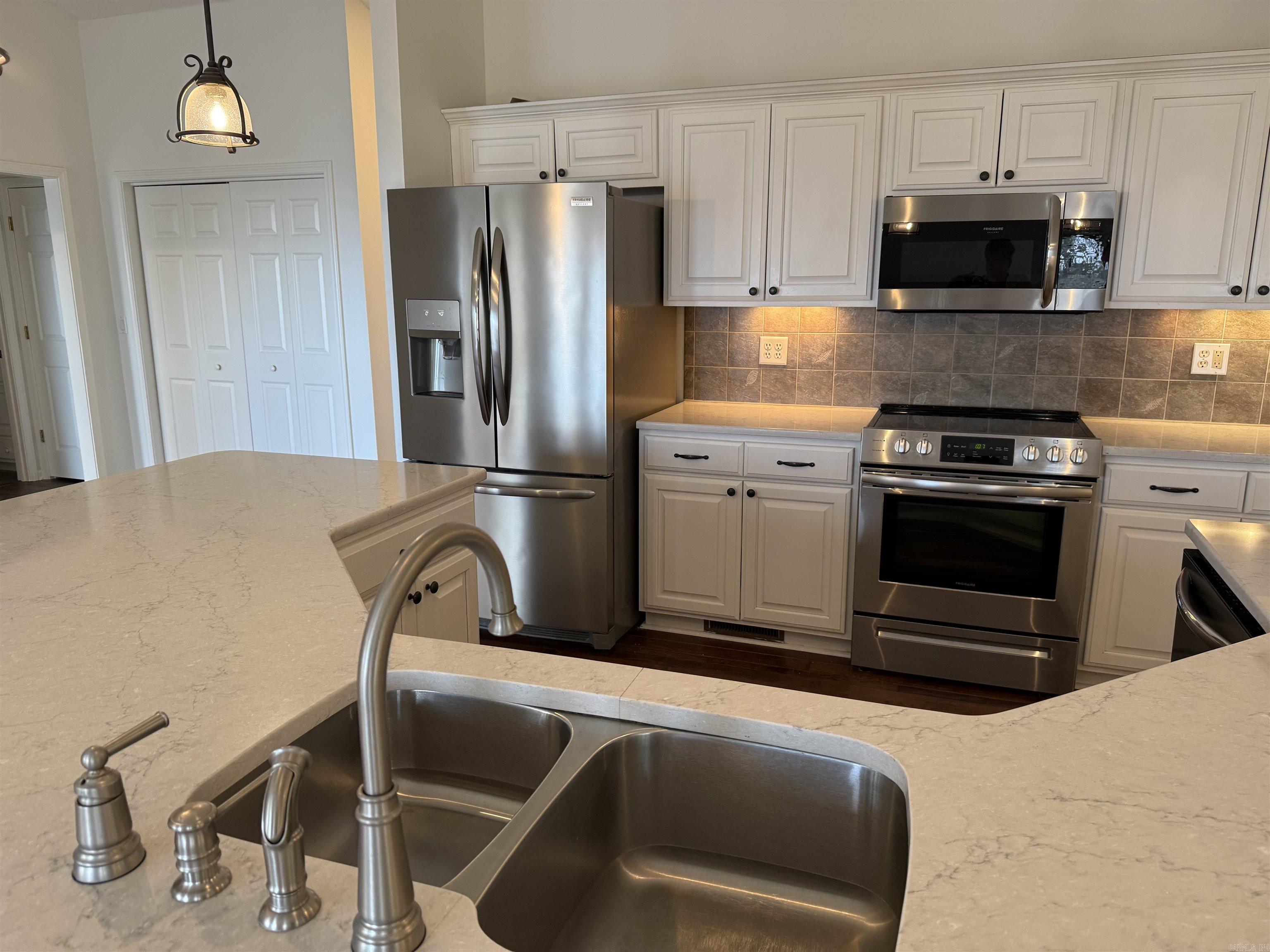 103  Tanglewood Circle  Fairfield Bay, AR