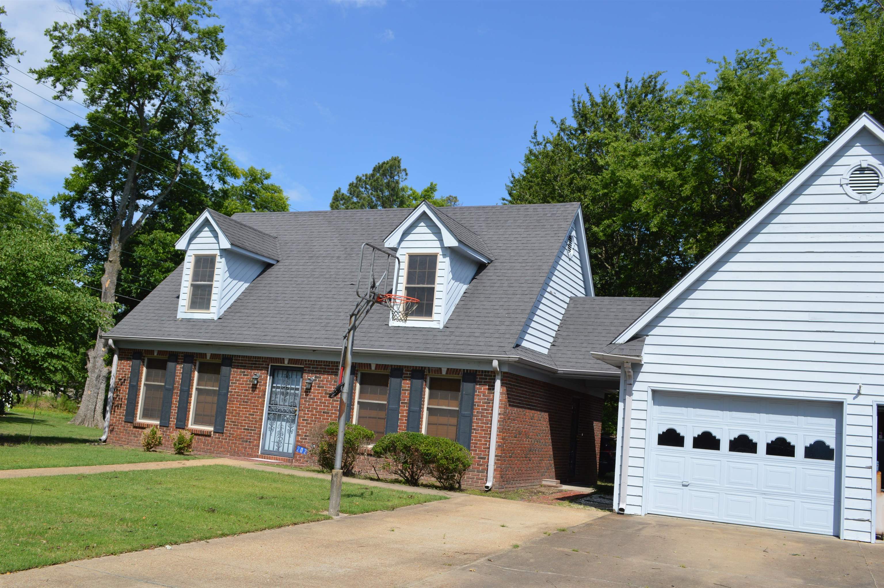207  Dawson  Marked Tree, AR