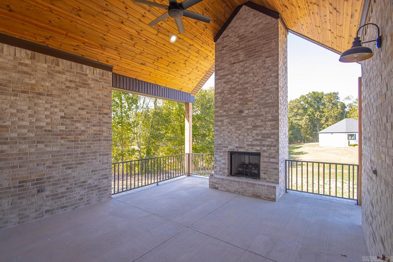 208  Hartman Ln  Benton, AR