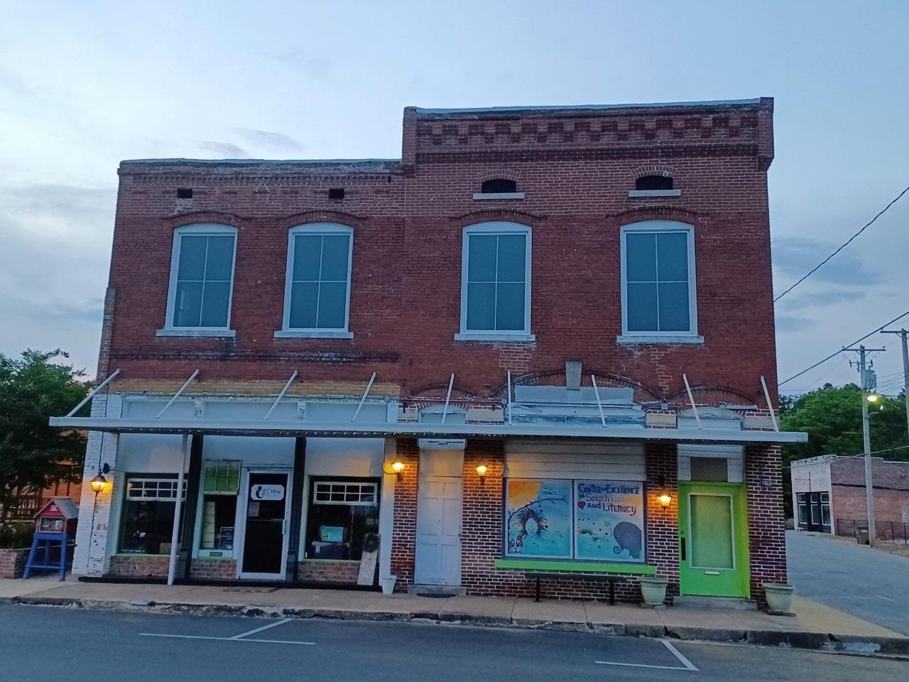 100 N Main  Harrisburg, AR