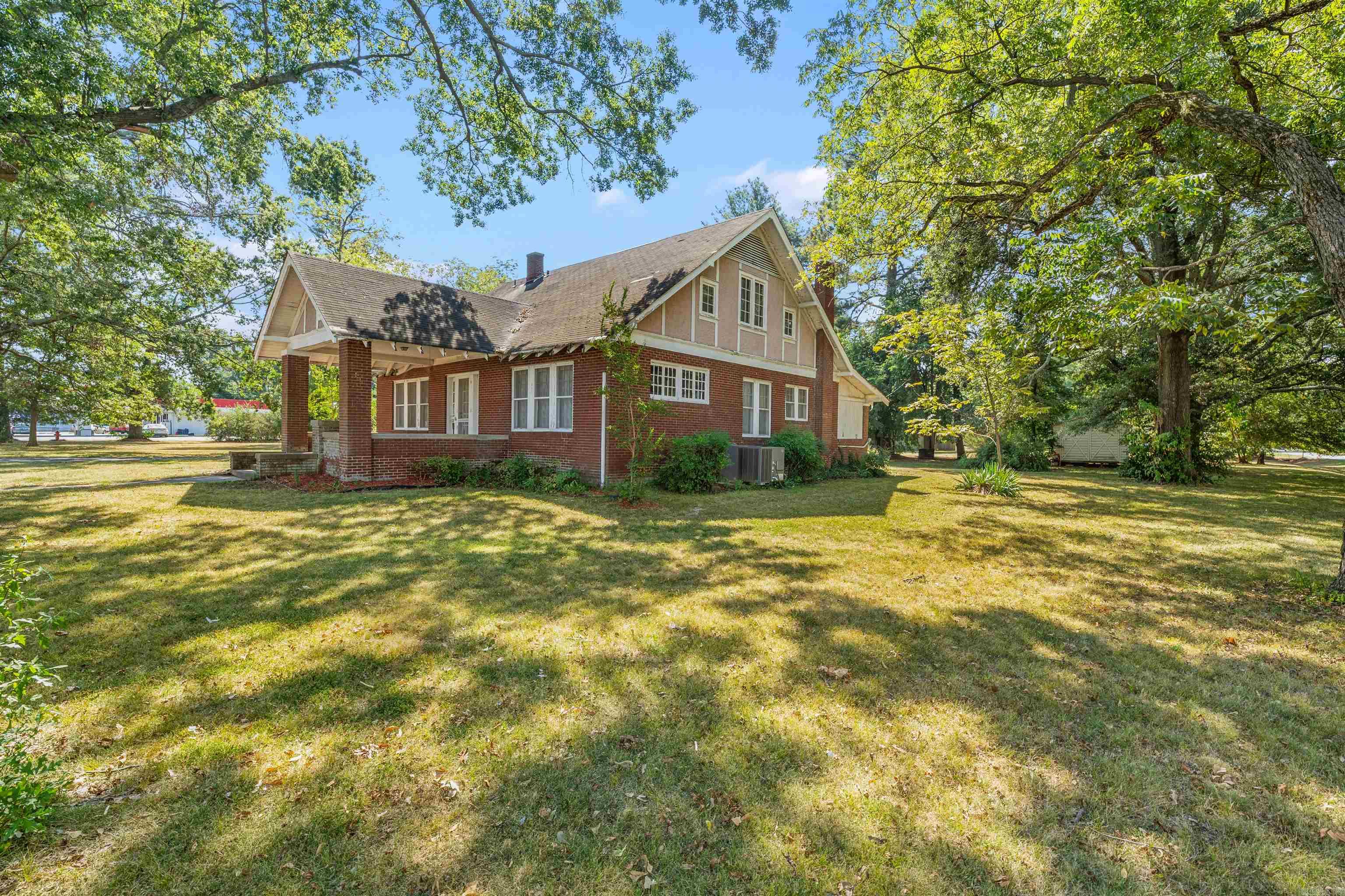 615 W Front Street Lonoke, AR 72086