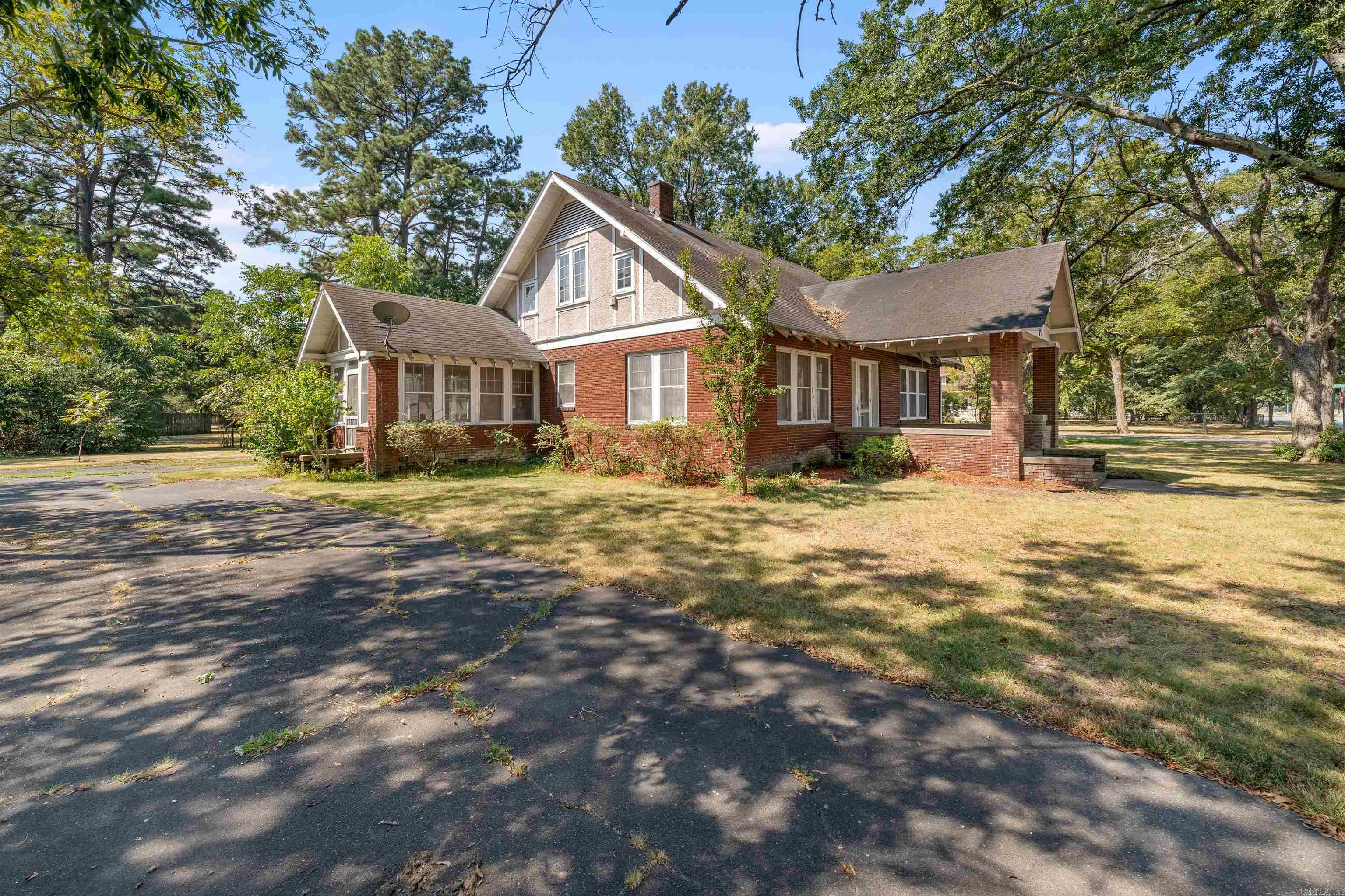 615 W Front Street Lonoke, AR 72086